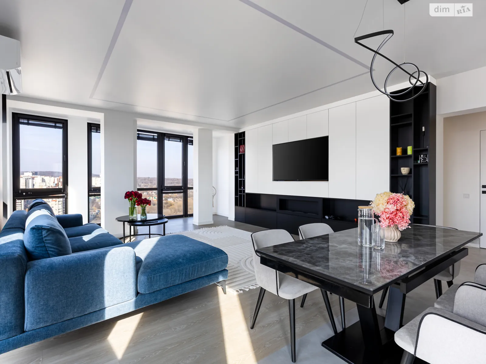 Сдается в аренду 2-комнатная квартира 164.6 кв. м в Львове, просп. Черновола Вячеслава, 69А - фото 1