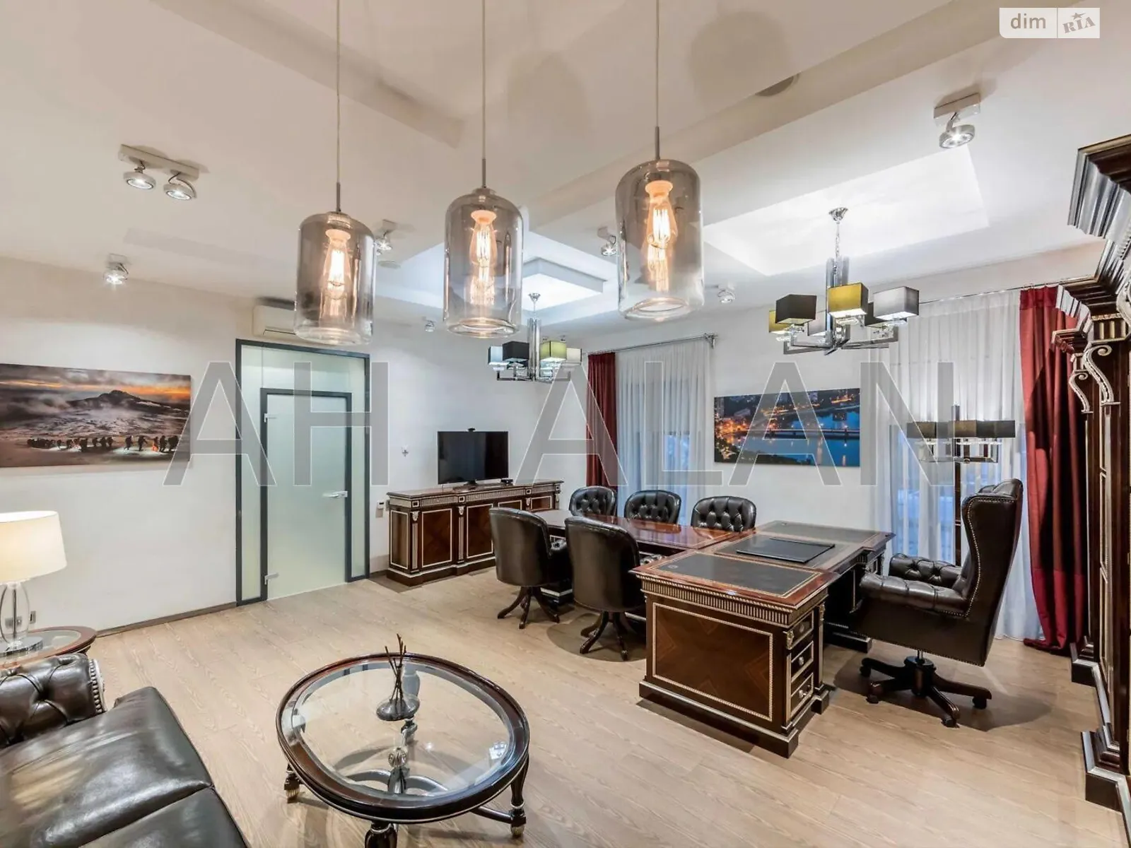 Сдается в аренду офис 156.8 кв. м в бизнес-центре, цена: 3000 $ - фото 1