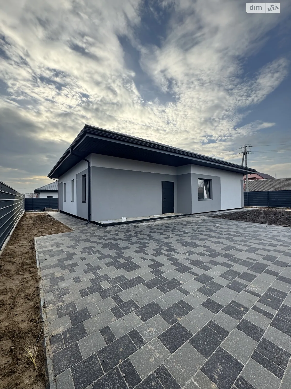 Продается одноэтажный дом 107 кв. м с участком, цена: 110000 $ - фото 1