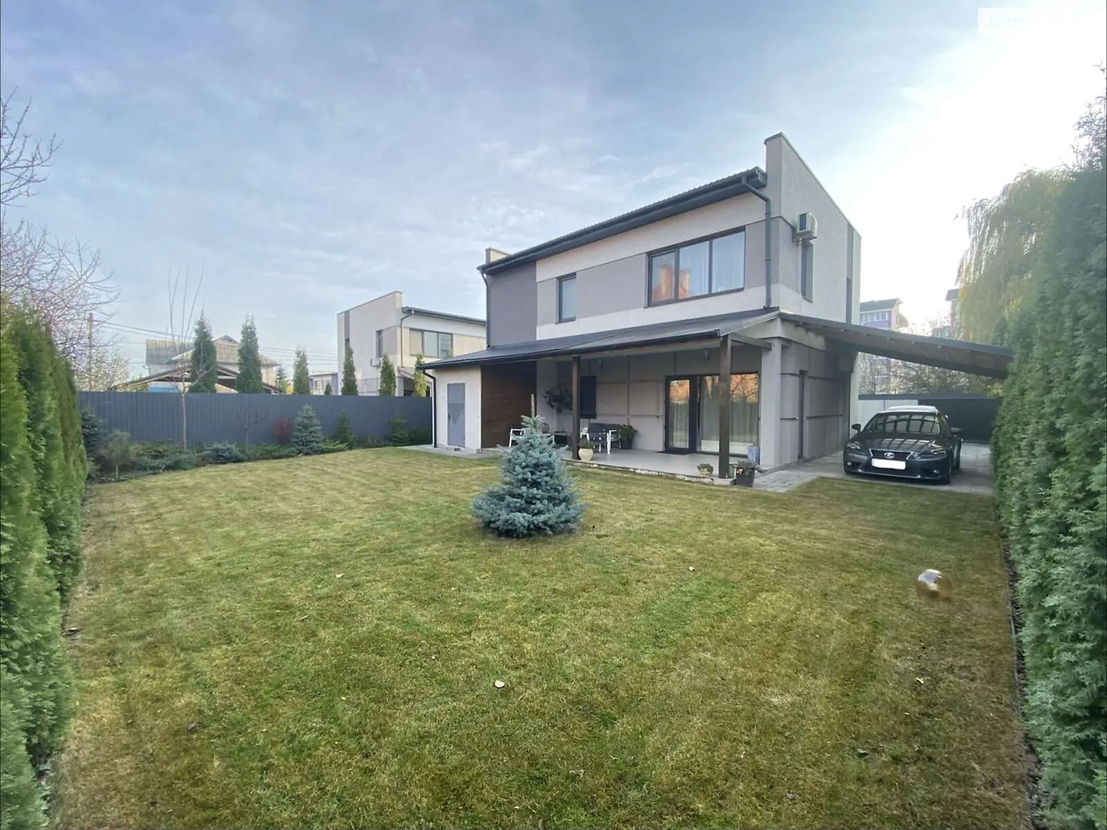 Сдается в аренду дом на 2 этажа 180 кв. м с гаражом, цена: 2300 $ - фото 1