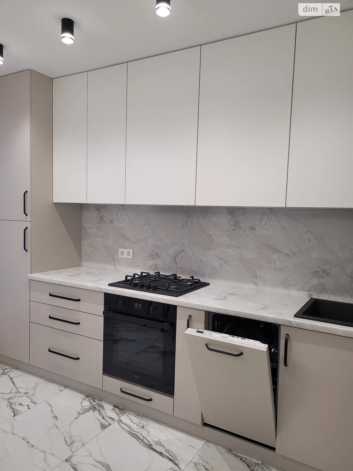 Сдается в аренду 1-комнатная квартира 41 кв. м в, цена: 380 $ - фото 1