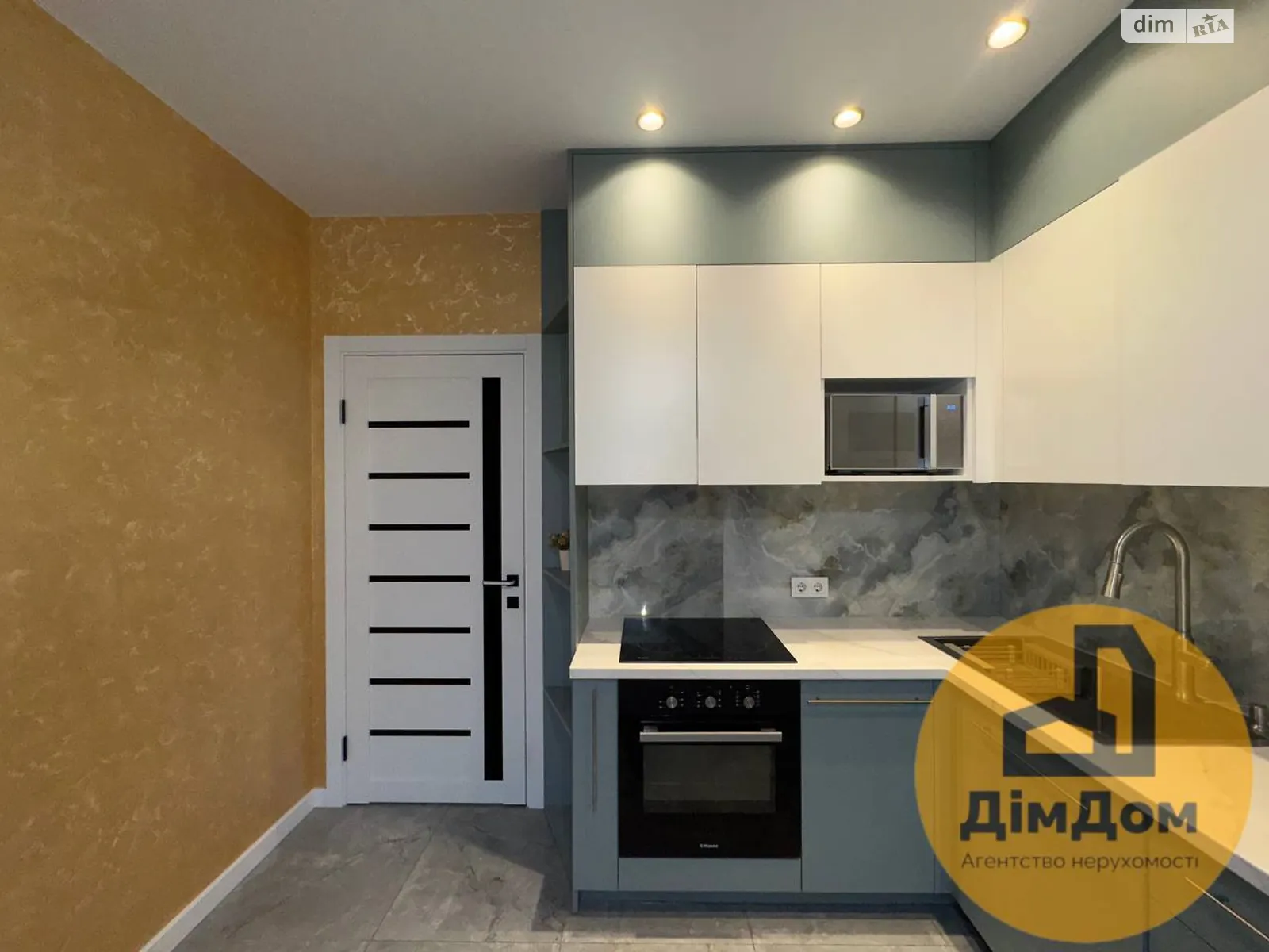 Продається 1-кімнатна квартира 43.3 кв. м у Броварах, вул. Героїв Крут, 8 - фото 1