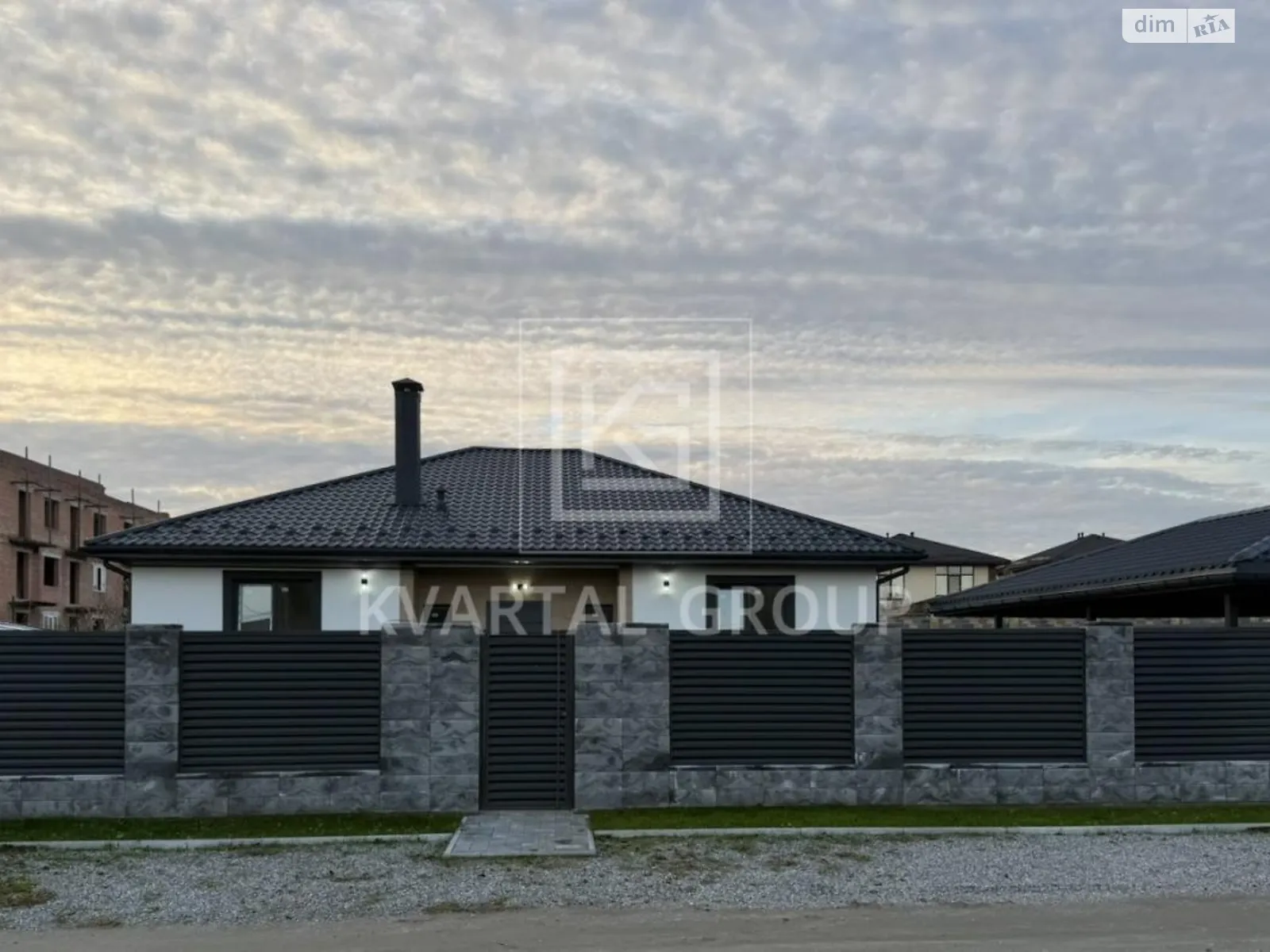 Продается одноэтажный дом 140.9 кв. м с бассейном, цена: 210000 $ - фото 1