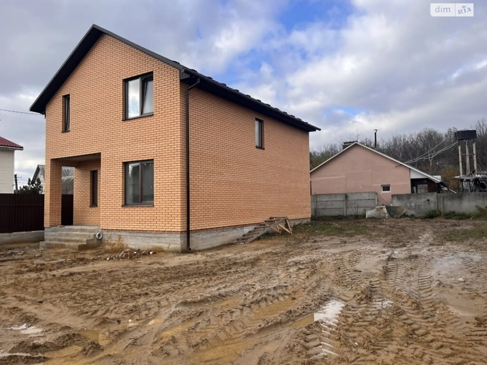 Продается дом на 2 этажа 120 кв. м с беседкой, цена: 85000 $ - фото 1