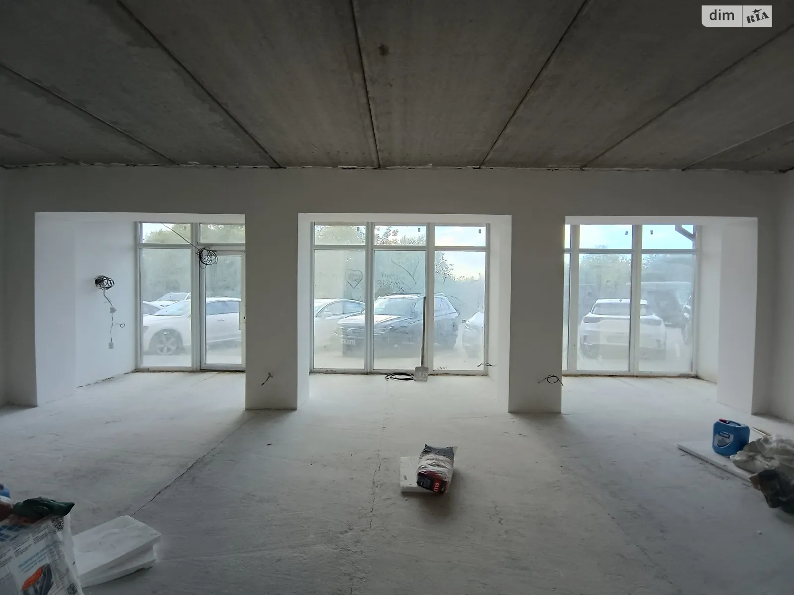 Сдается в аренду помещения свободного назначения 67.5 кв. м в 10-этажном здании, цена: 27000 грн - фото 1