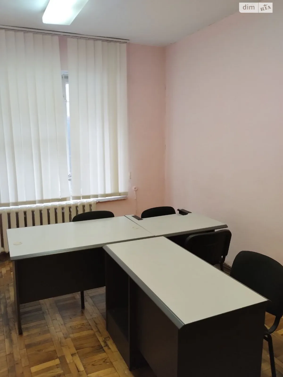 Сдается в аренду офис 18 кв. м в бизнес-центре, цена: 5500 грн - фото 1