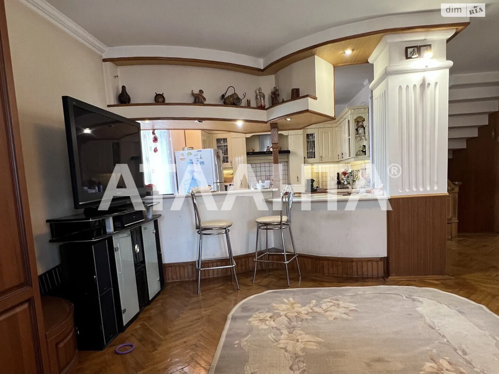 Продается офис 300 кв. м в бизнес-центре, цена: 175000 $ - фото 1