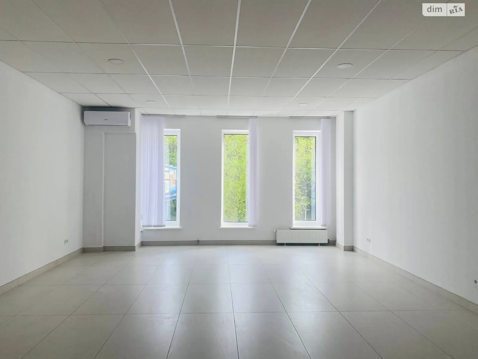 Сдается в аренду офис 47 кв. м в бизнес-центре, цена: 15000 грн - фото 1