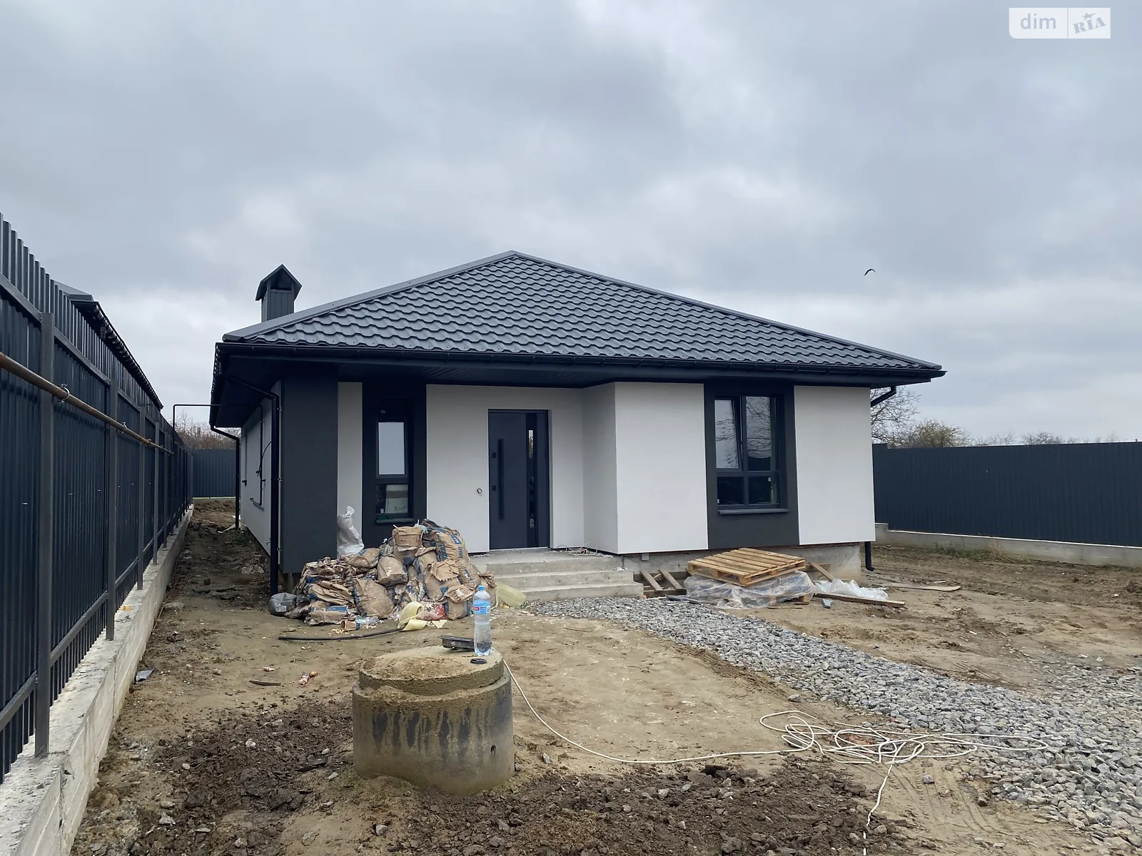 Продається одноповерховий будинок 93 кв. м з балконом, цена: 87000 $ - фото 1