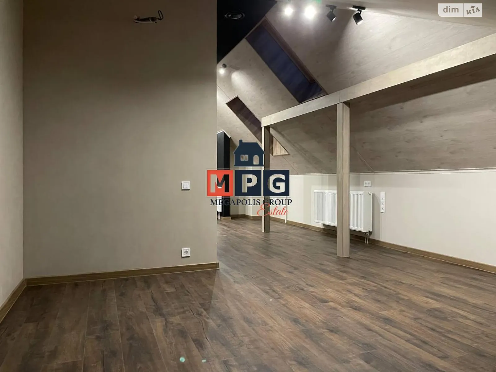 Здається в оренду офіс 210 кв. м в бізнес-центрі, цена: 1400 $ - фото 1