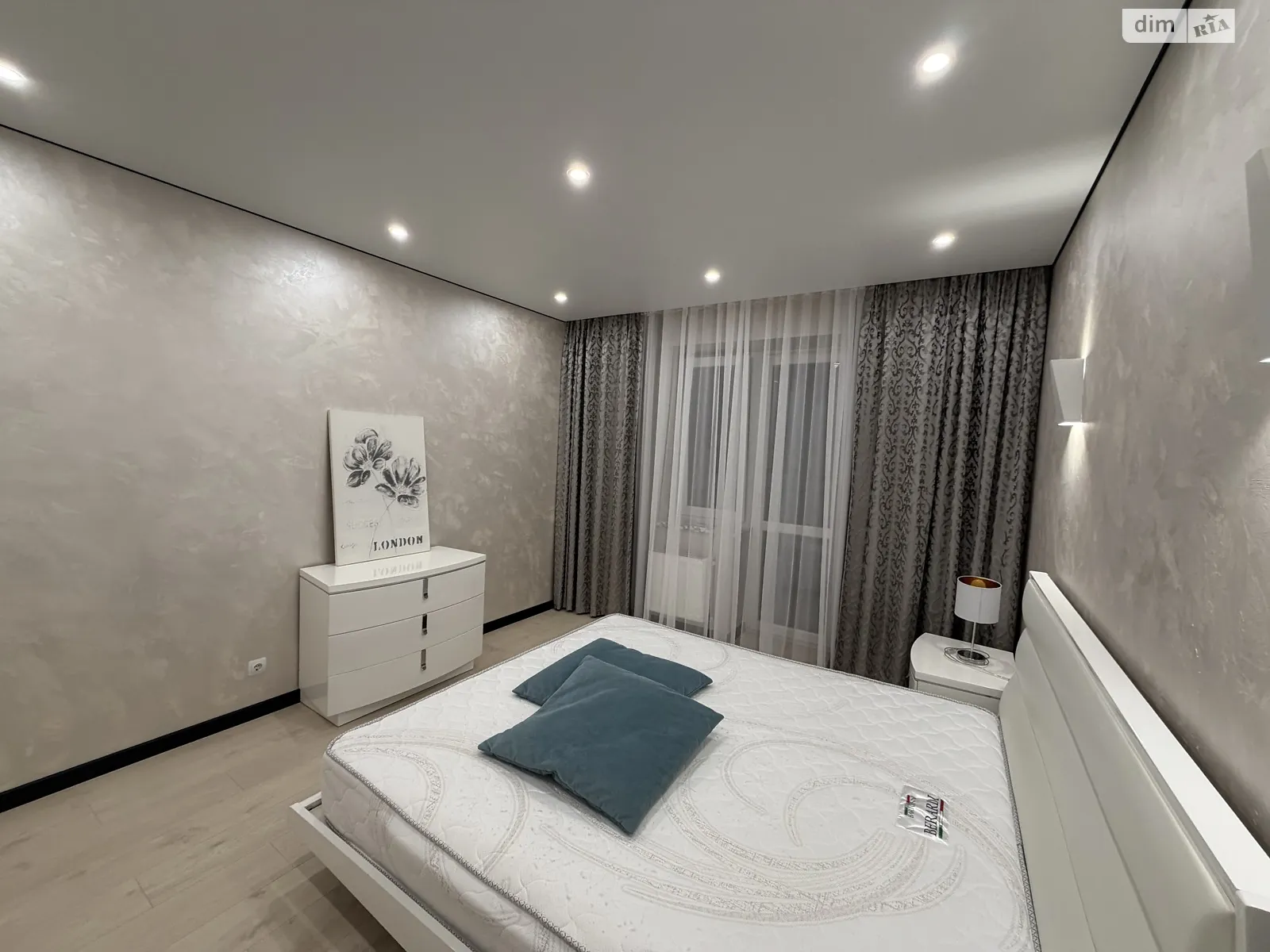 Продается 2-комнатная квартира 70 кв. м в Виннице, ул. Анатолия Бортняка, 14 - фото 1