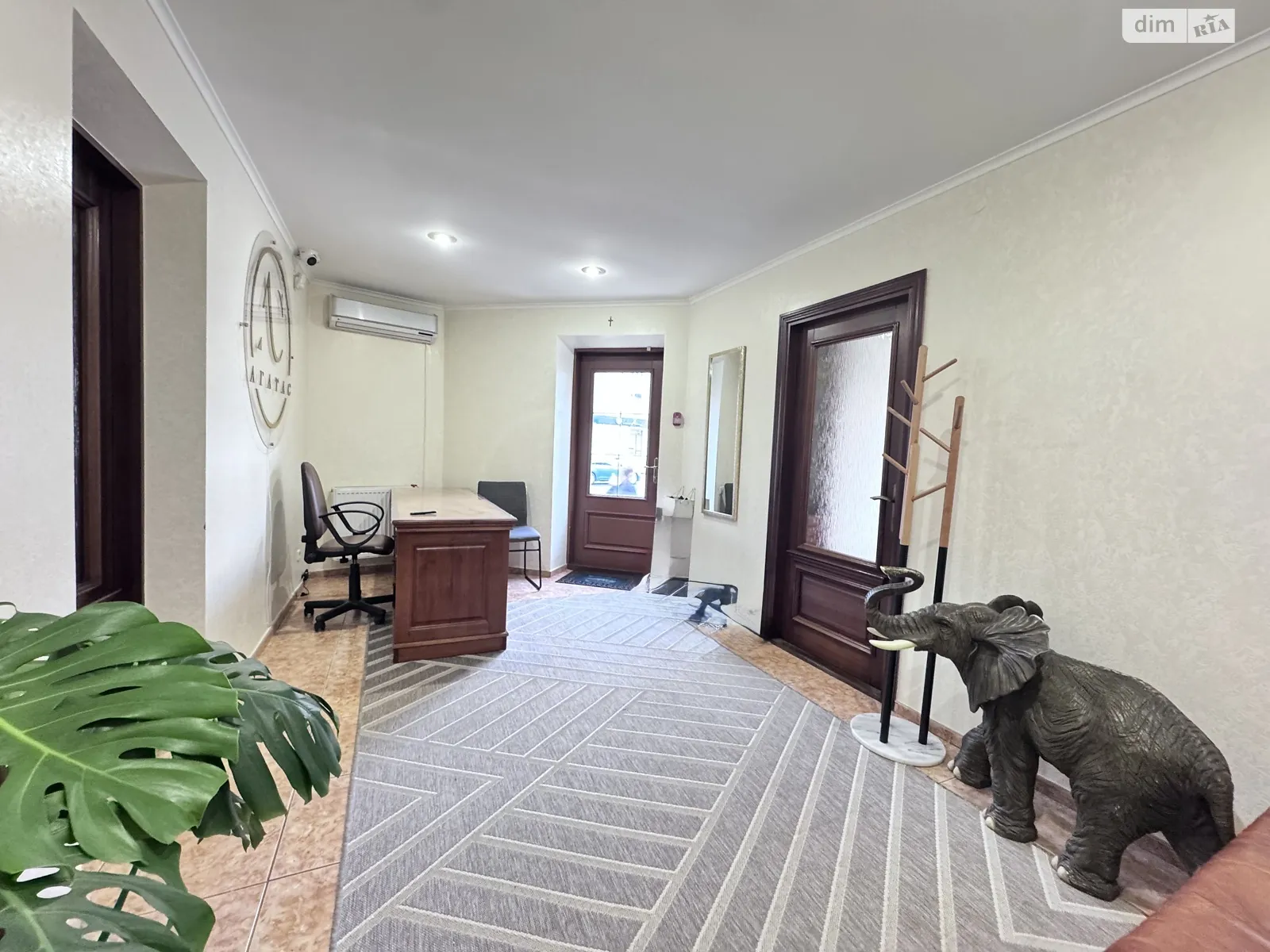 Сдается в аренду помещения свободного назначения 50 кв. м в 4-этажном здании, цена: 25000 грн - фото 1