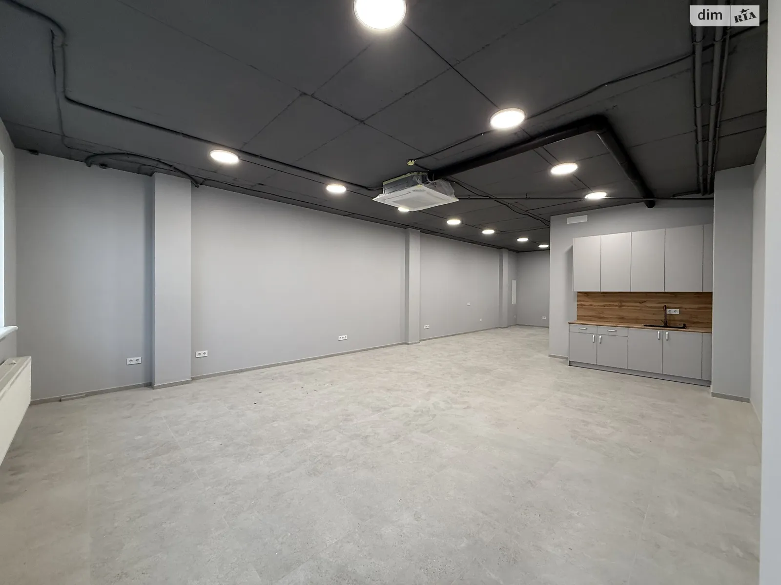 Сдается в аренду офис 80.5 кв. м в бизнес-центре, цена: 20125 грн - фото 1