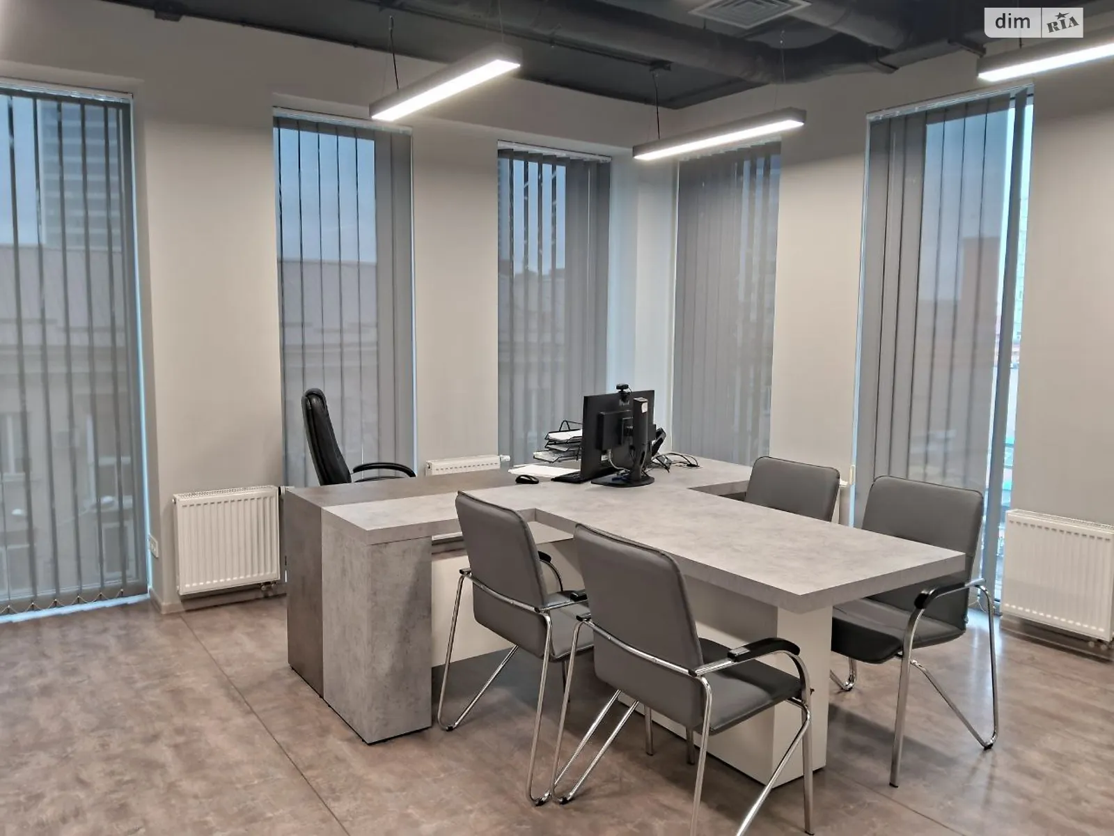 Сдается в аренду офис 668 кв. м в бизнес-центре, цена: 8684 $ - фото 1