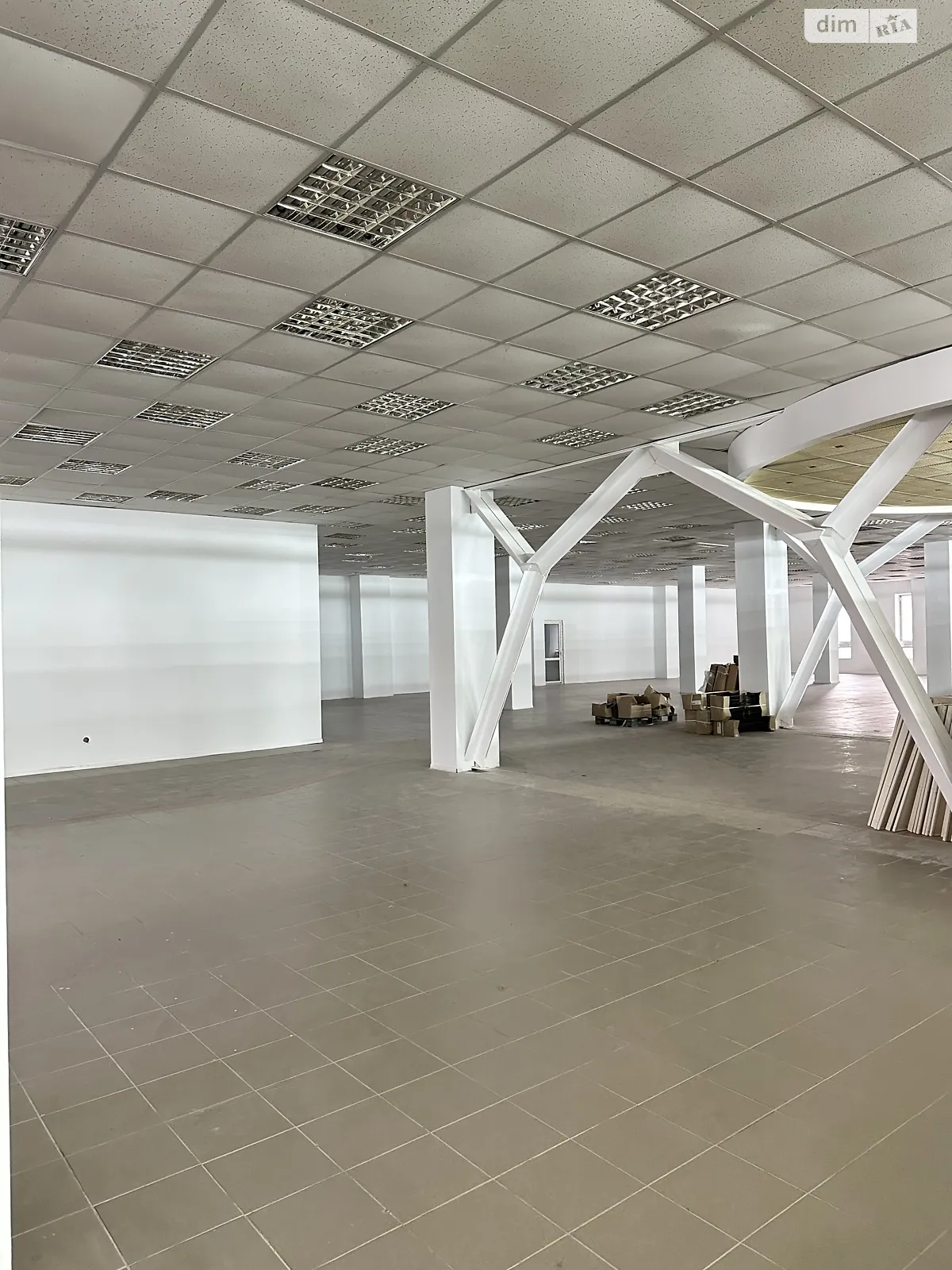 Сдается в аренду помещения свободного назначения 1200 кв. м в 2-этажном здании, цена: 360000 грн - фото 1