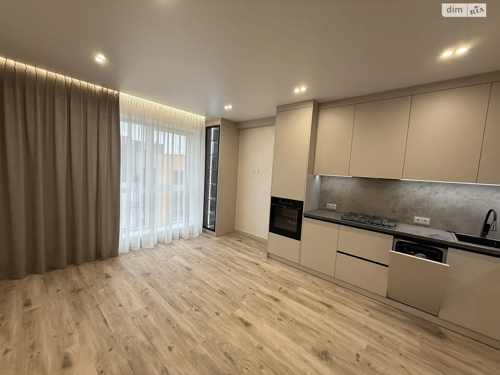 Продается 1-комнатная квартира 46.4 кв. м в Ровно, ул. Студенческая, 24 - фото 1