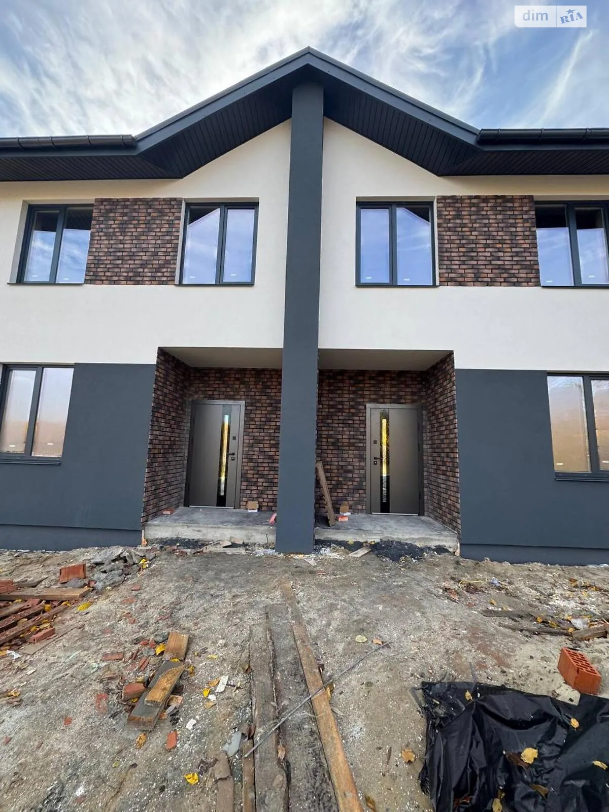 Продается дом на 2 этажа 118 кв. м с мансардой, цена: 100000 $ - фото 1