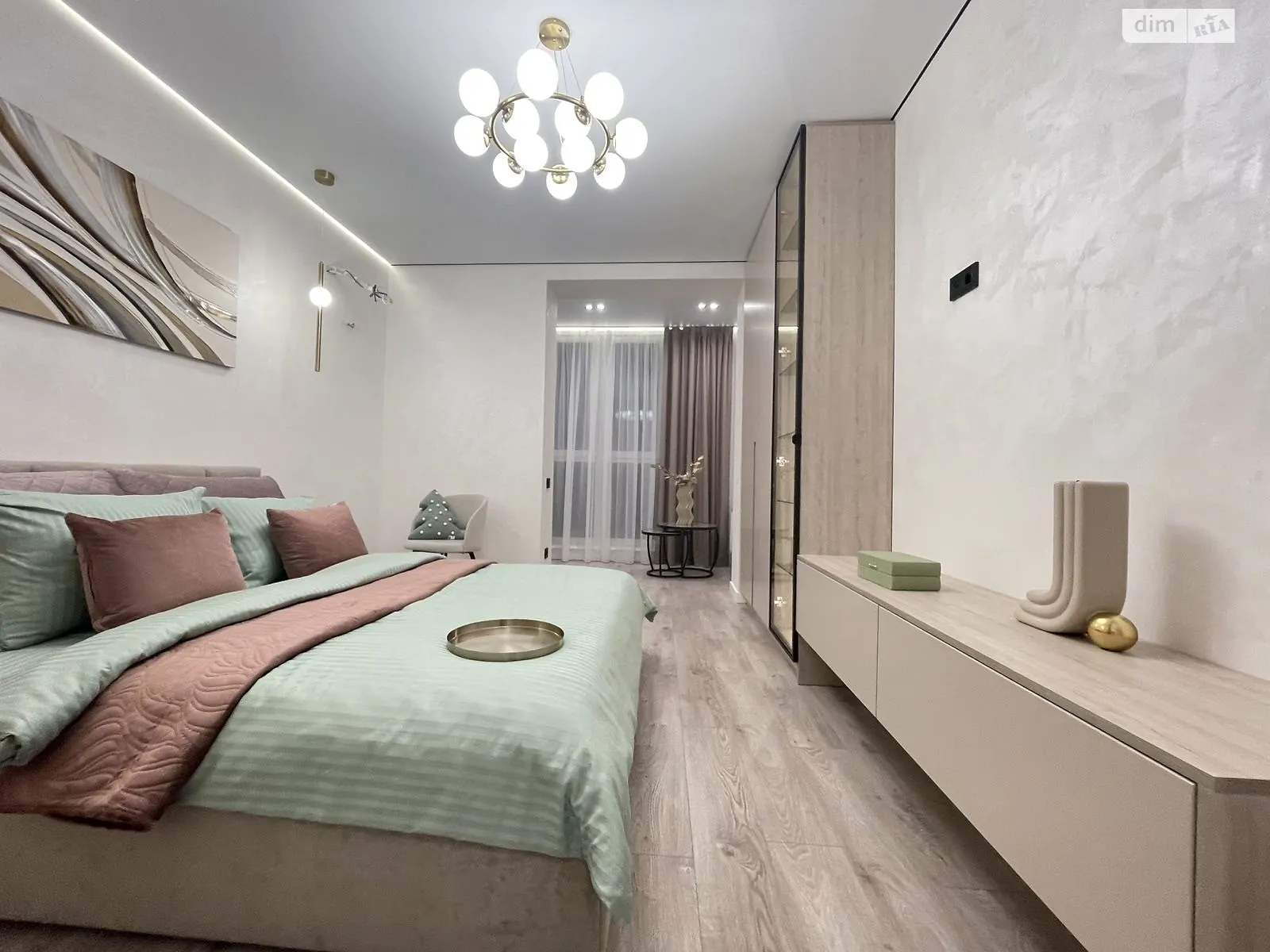 Продается 2-комнатная квартира 52 кв. м в Софиевской Борщаговке, ул. Радостная, 4 - фото 1