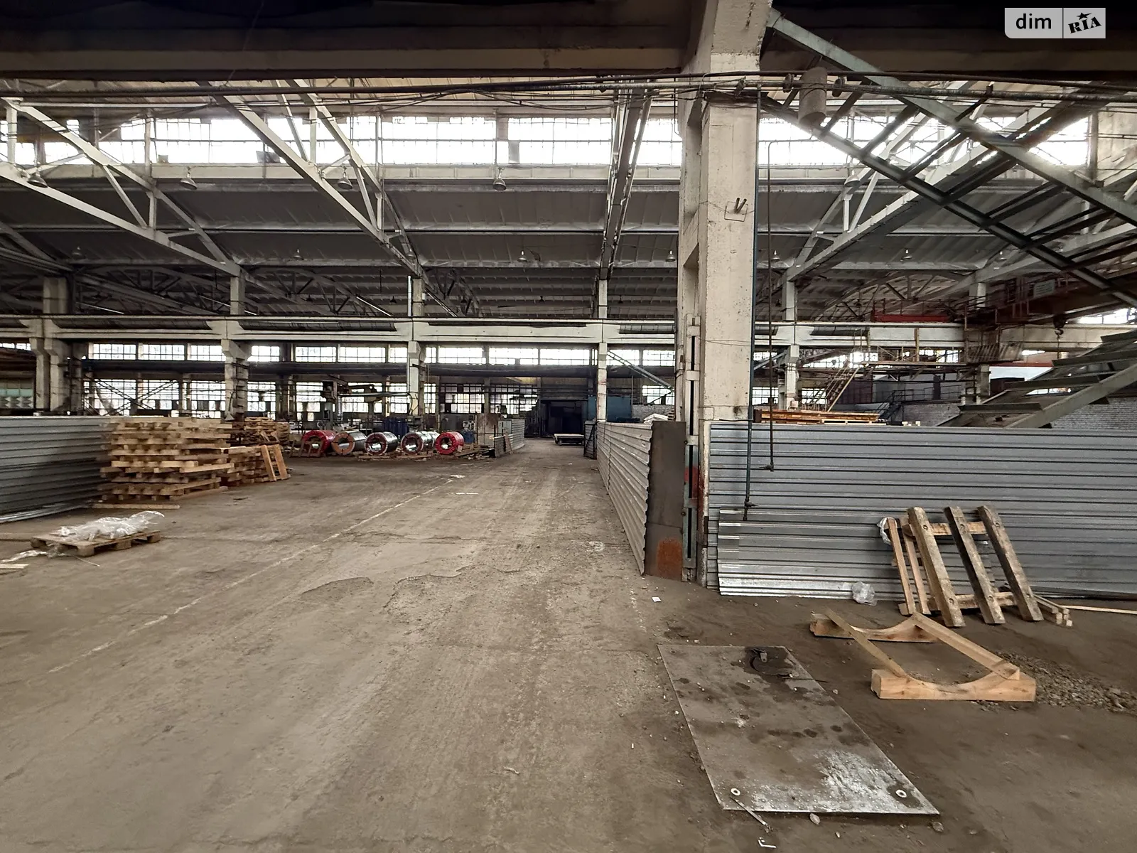 Продается объект сферы услуг 21000 кв. м в 1-этажном здании, цена: 6000000 $ - фото 1