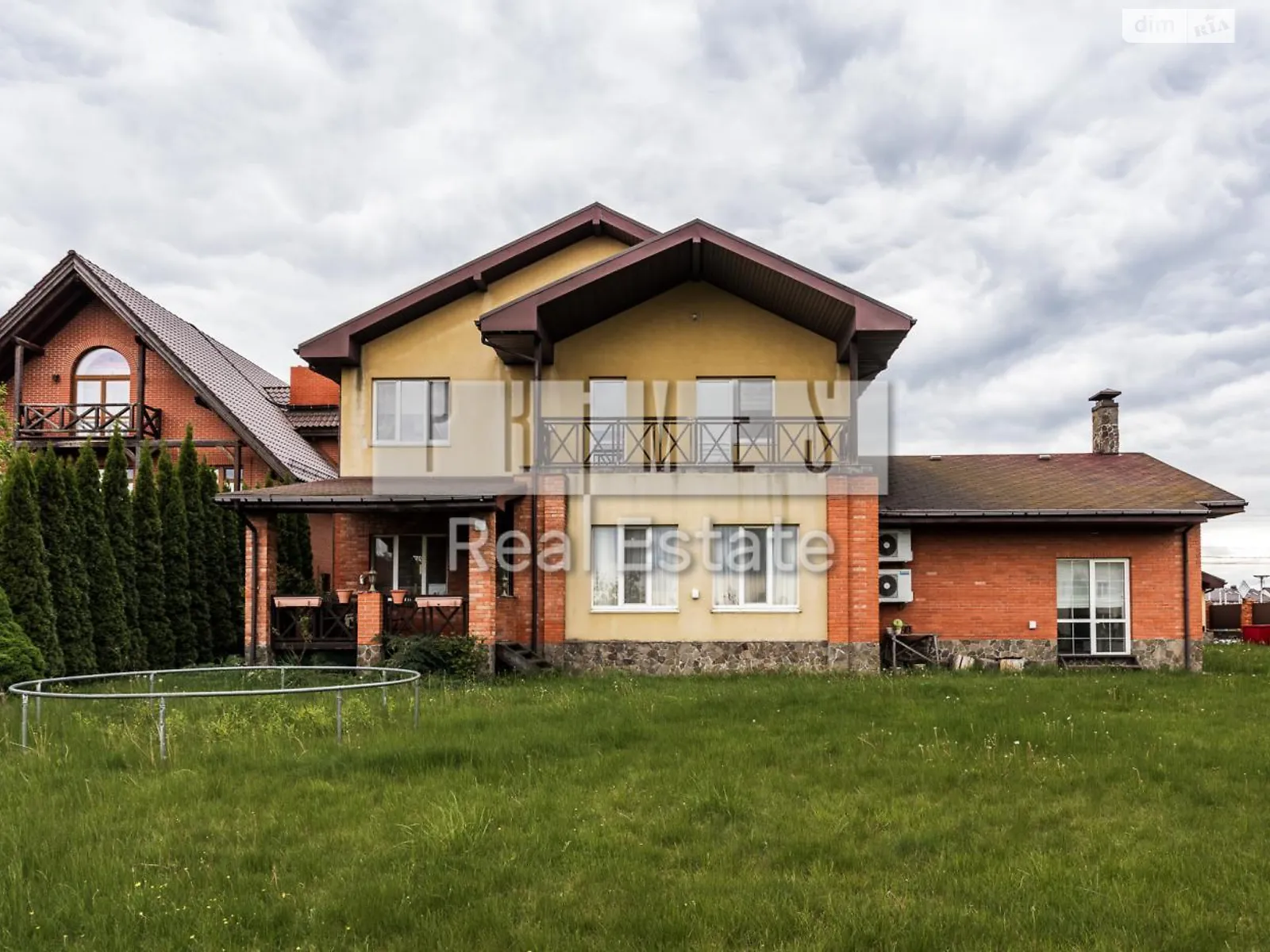 Продается дом на 2 этажа 407.9 кв. м с баней/сауной, цена: 350000 $ - фото 1