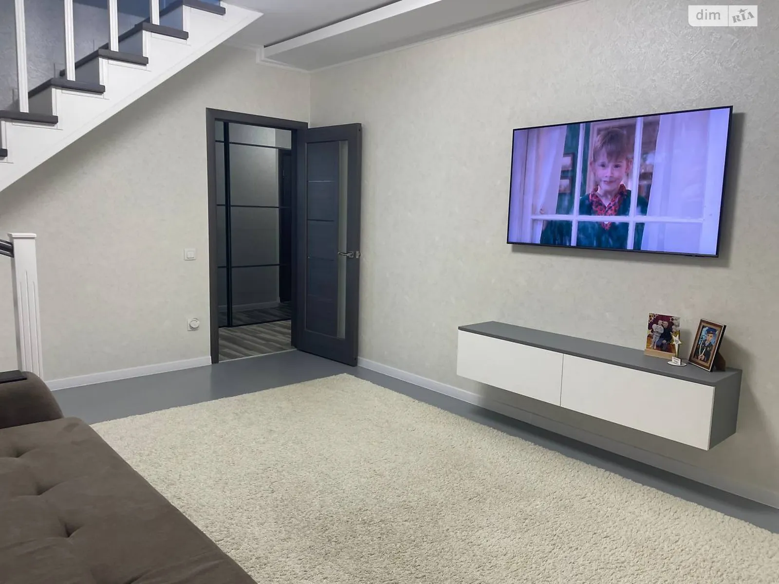 Продається 3-кімнатна квартира 55 кв. м у Зарванцях, Барське шосе - фото 1