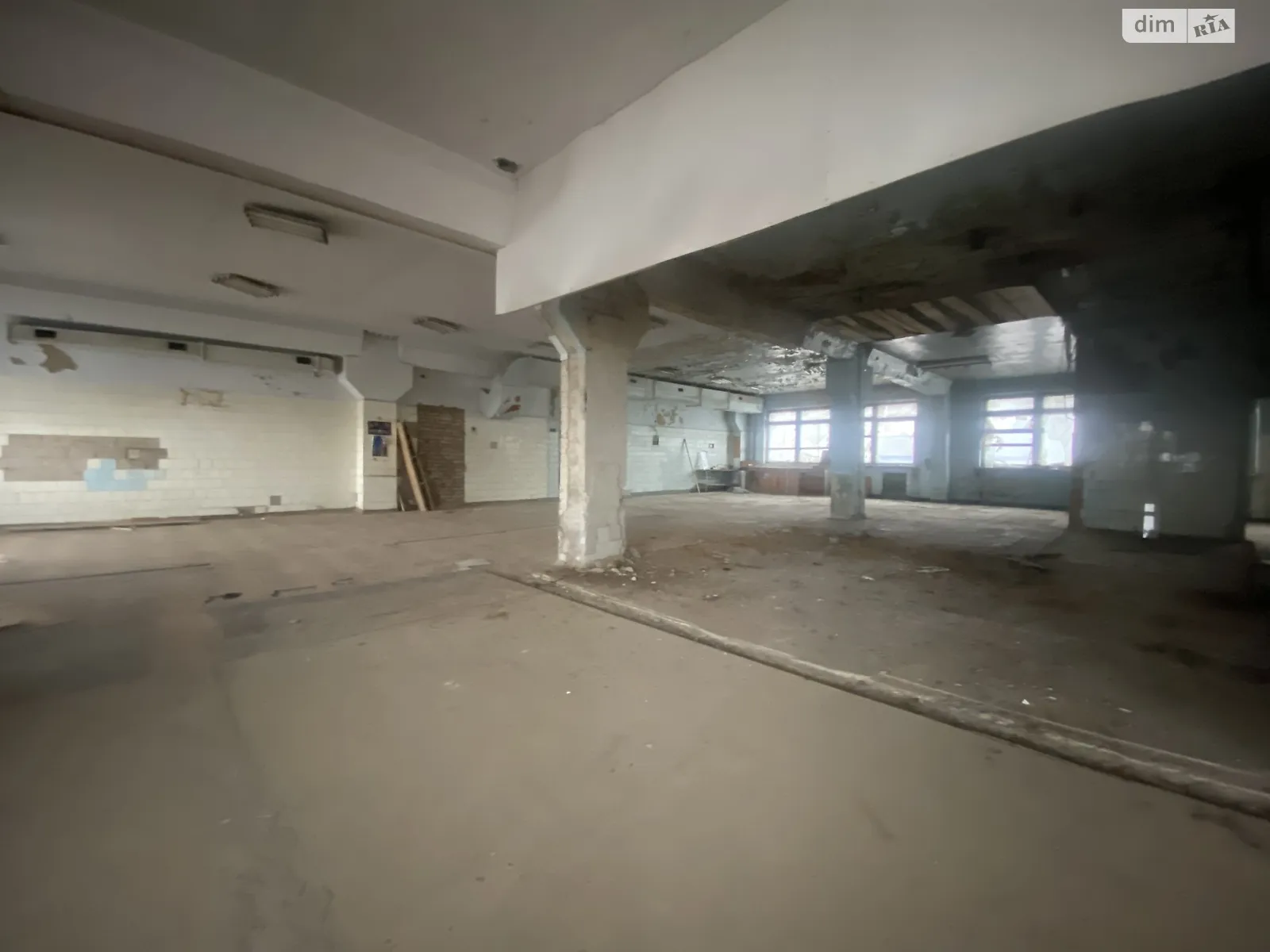 Сдается в аренду объект сферы услуг 600 кв. м в 5-этажном здании, цена: 18300 грн - фото 1