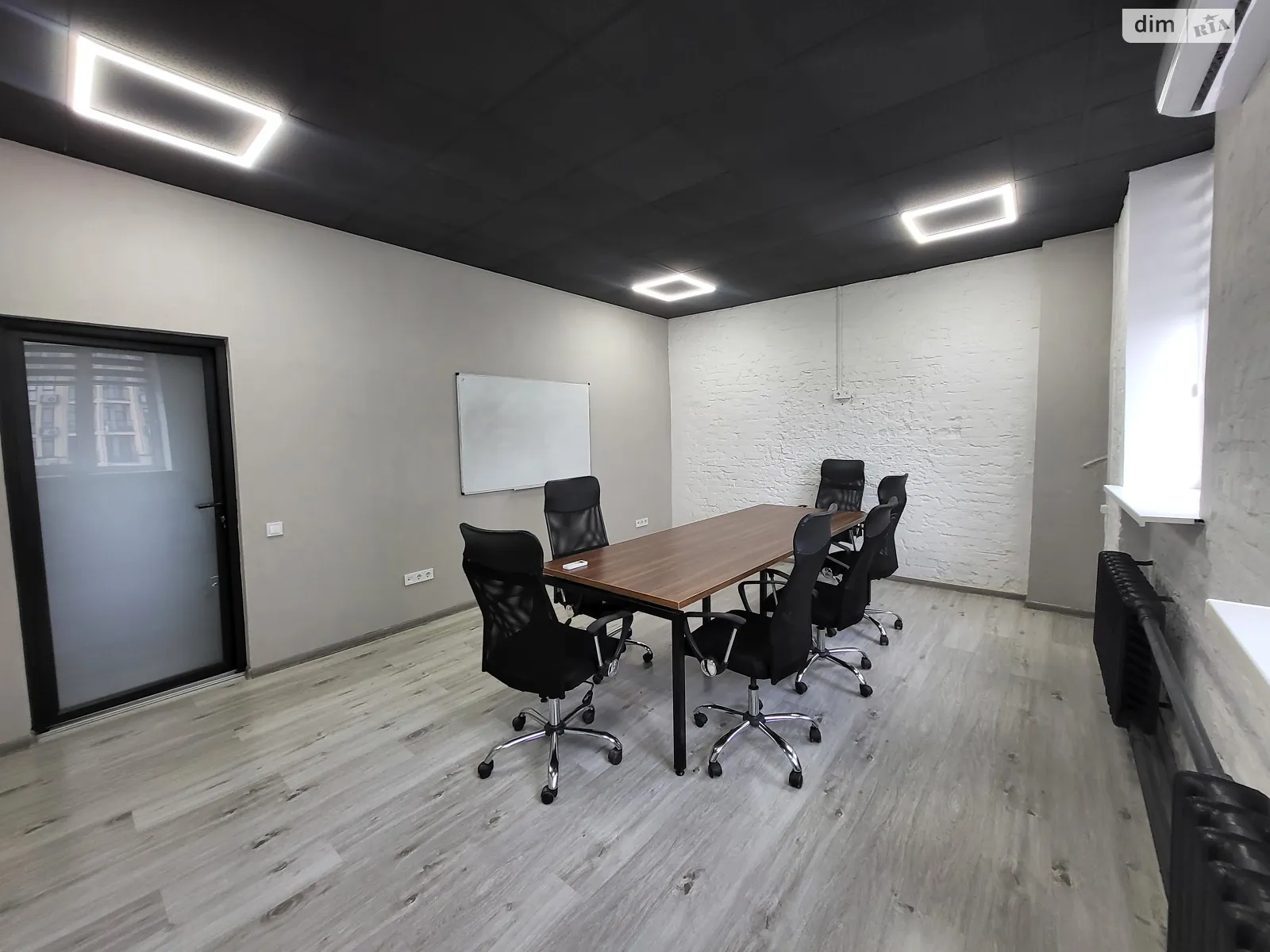 Сдается в аренду офис 130 кв. м в бизнес-центре, цена: 40000 грн - фото 1