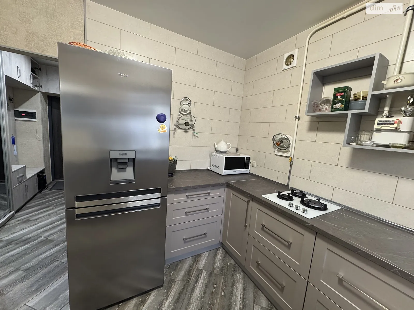 Продается 1-комнатная квартира 40 кв. м в Зарванцах, ул. Одесская - фото 1