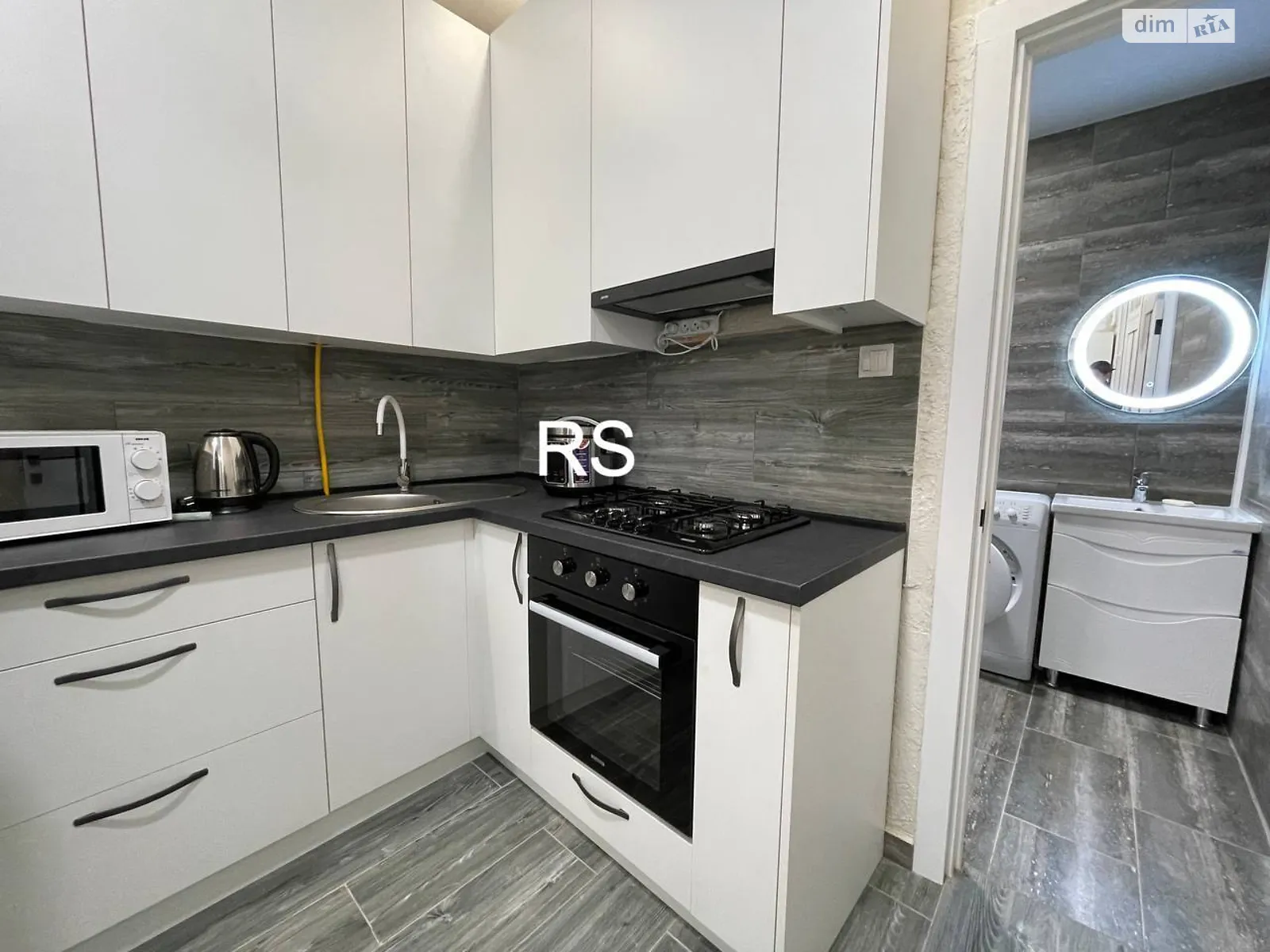 Продается 1-комнатная квартира 40 кв. м в Львове, ул. Городоцкая, 149 - фото 1