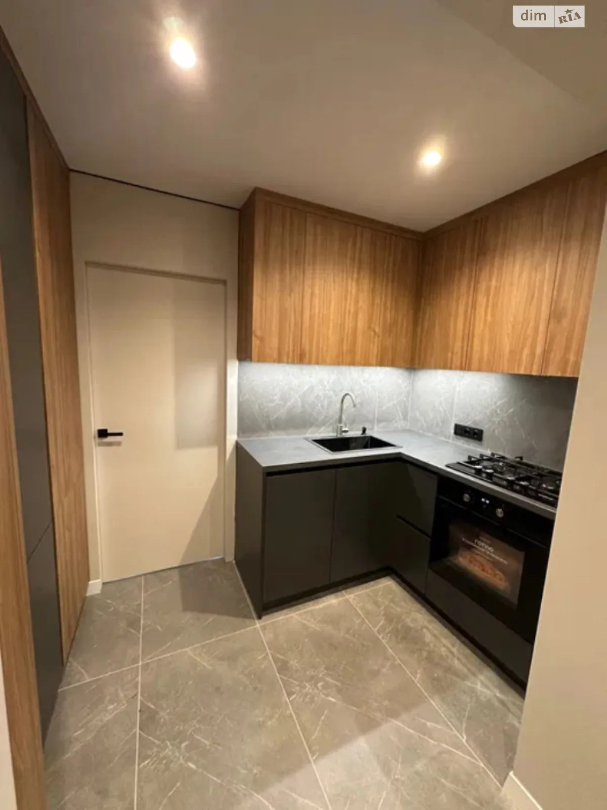 Продается 1-комнатная квартира 32.5 кв. м в Киеве, ул. Демеевская, 39 - фото 1