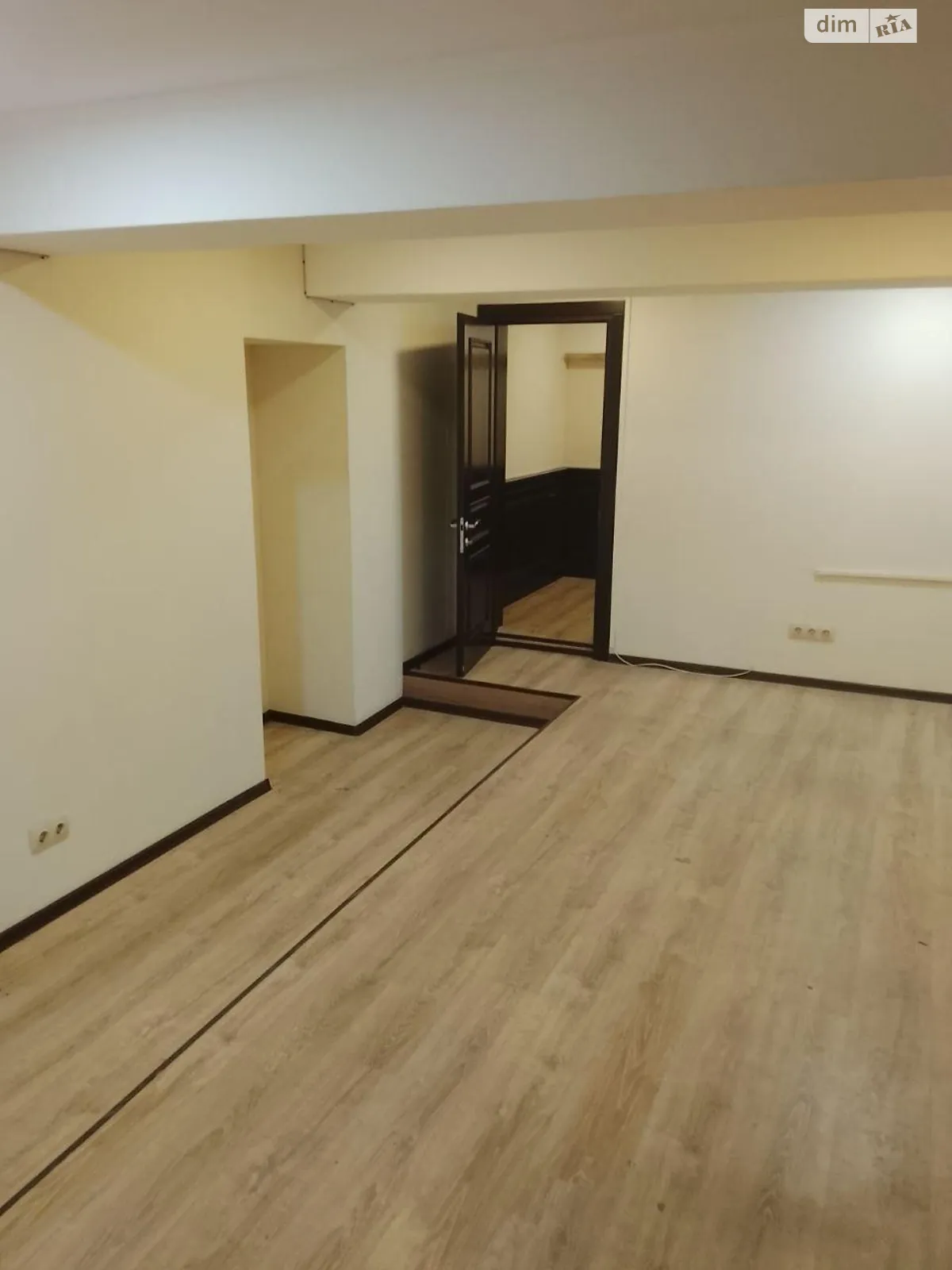 Продається офіс 76 кв. м в бізнес-центрі, цена: 120000 $ - фото 1