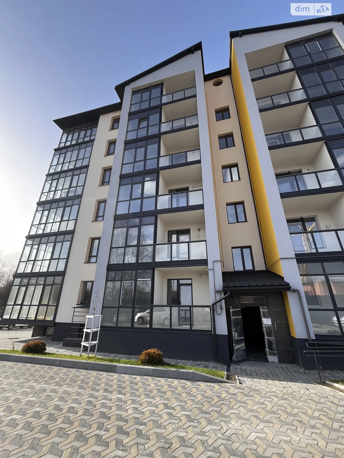 Продається 2-кімнатна квартира 67.3 кв. м у Надворній, вул. Соборна, 87 - фото 1