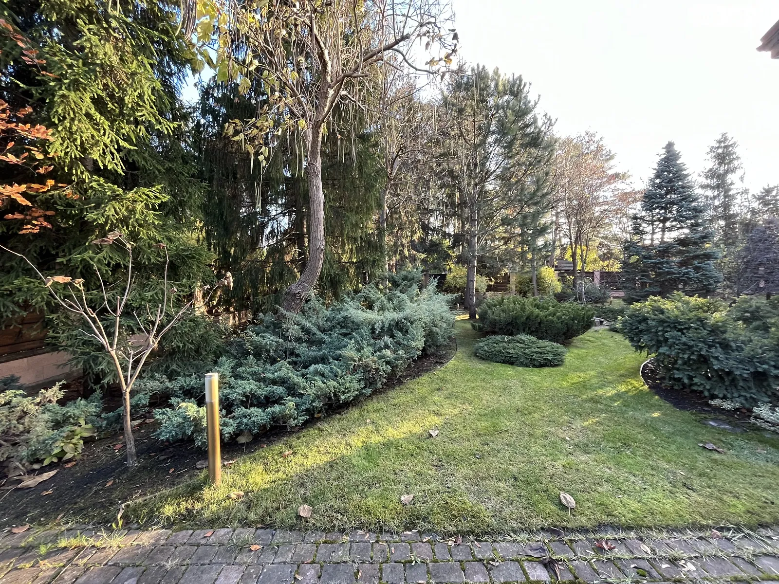 Продается дом на 2 этажа 245 кв. м с подвалом, цена: 365000 $ - фото 1