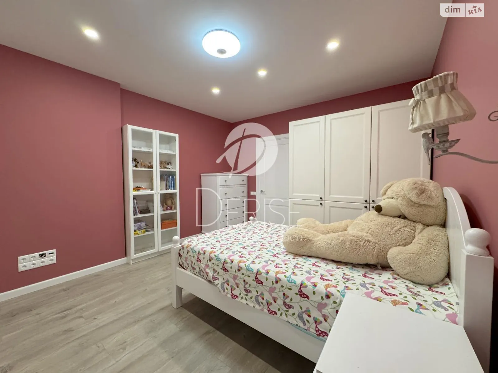 Продается 3-комнатная квартира 110 кв. м в Киеве, просп. Голосеевский(40-летия Октября), 95А - фото 1