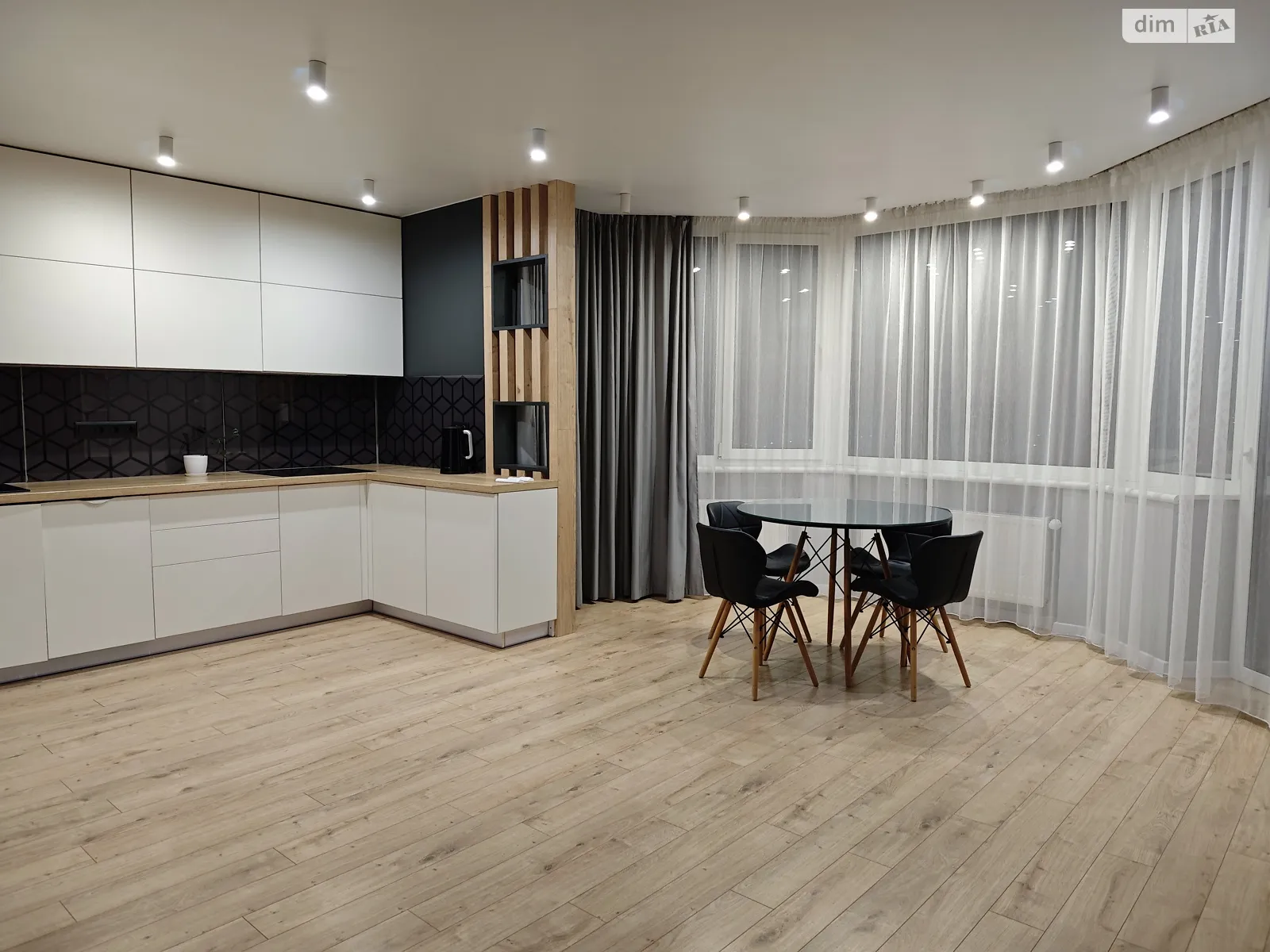 Продается 2-комнатная квартира 80.1 кв. м в Черкассах, ул. Байды-Вишневецкого, 97 - фото 1