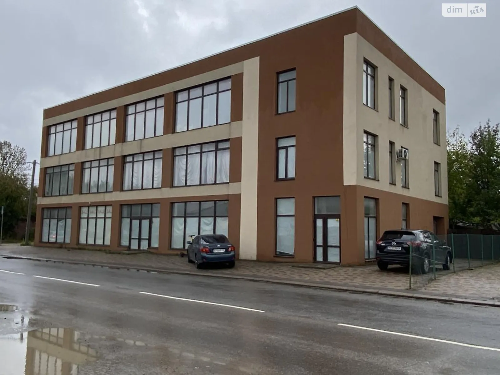 Сдается в аренду офис 354 кв. м в бизнес-центре, цена: 63720 грн - фото 1