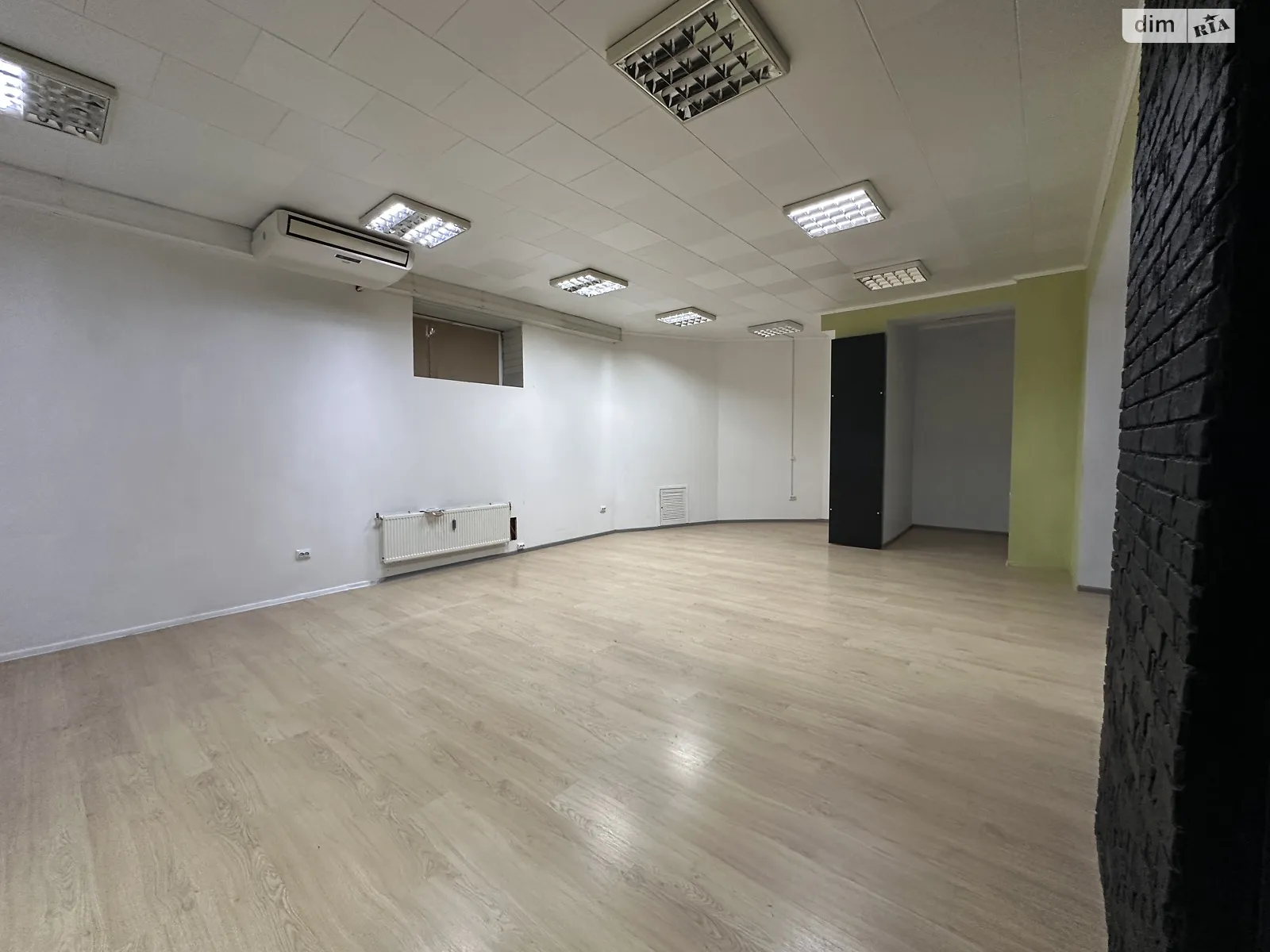 Сдается в аренду помещения свободного назначения 100 кв. м в 3-этажном здании, цена: 20000 грн - фото 1