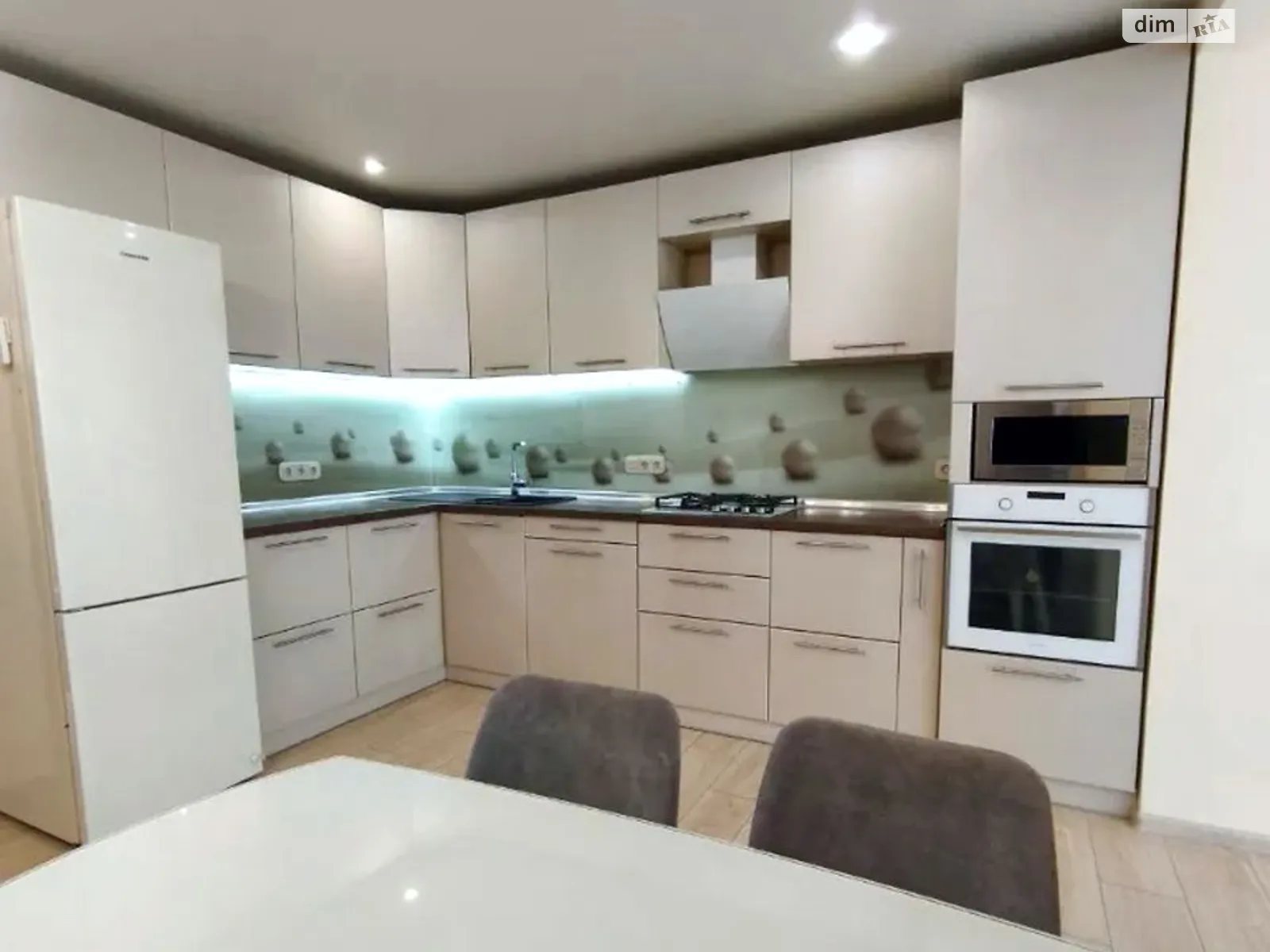 Продається 2-кімнатна квартира 89.9 кв. м у Слобожанському, вул. Володимирська - фото 1