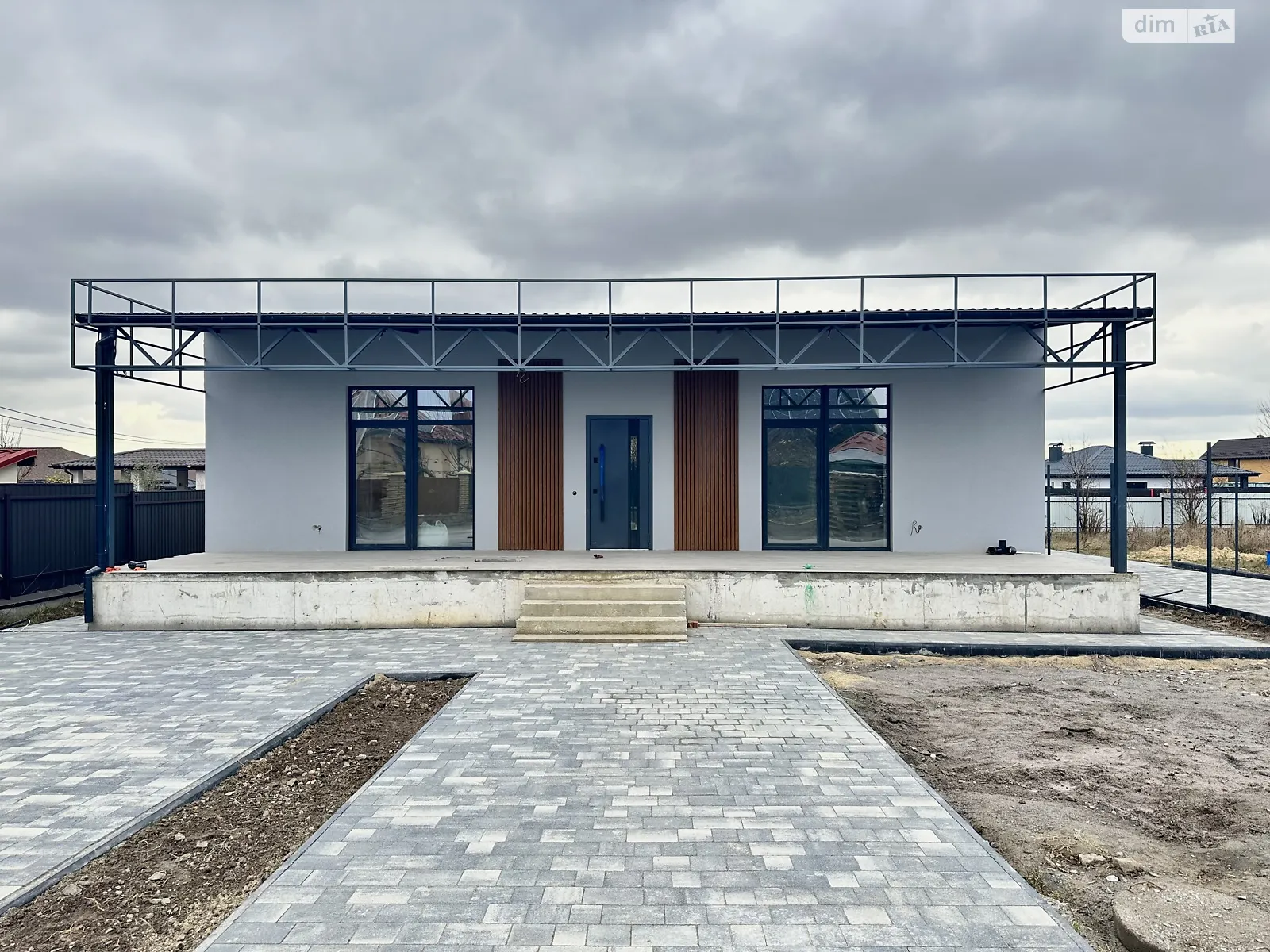 Продается одноэтажный дом 135 кв. м с баней/сауной, цена: 150000 $ - фото 1