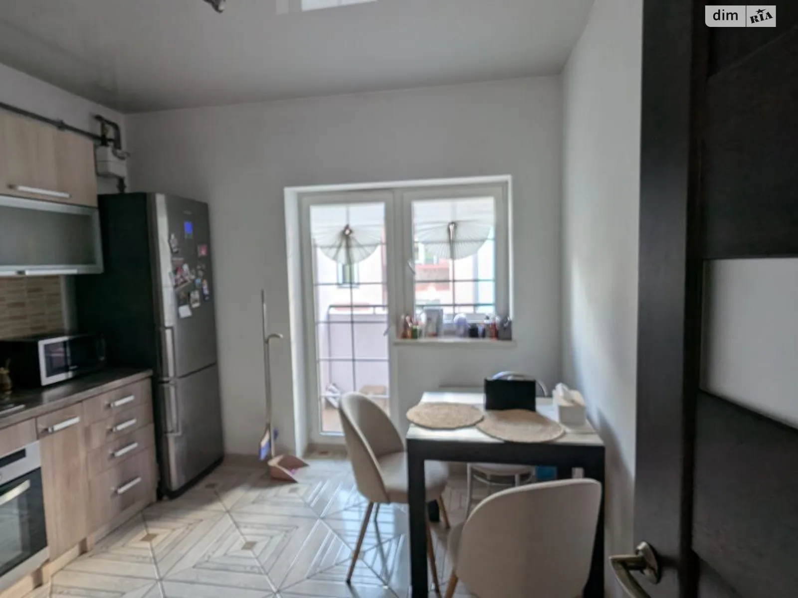 Продается 3-комнатная квартира 103.4 кв. м в Винниках, ул. Лисика - фото 1