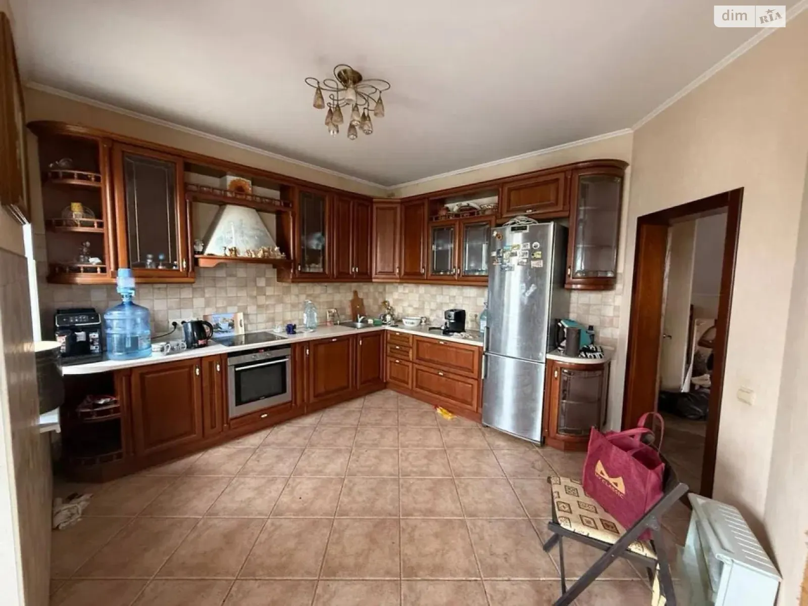 Сдается в аренду дом на 3 этажа 670 кв. м с беседкой, цена: 4900 $ - фото 1