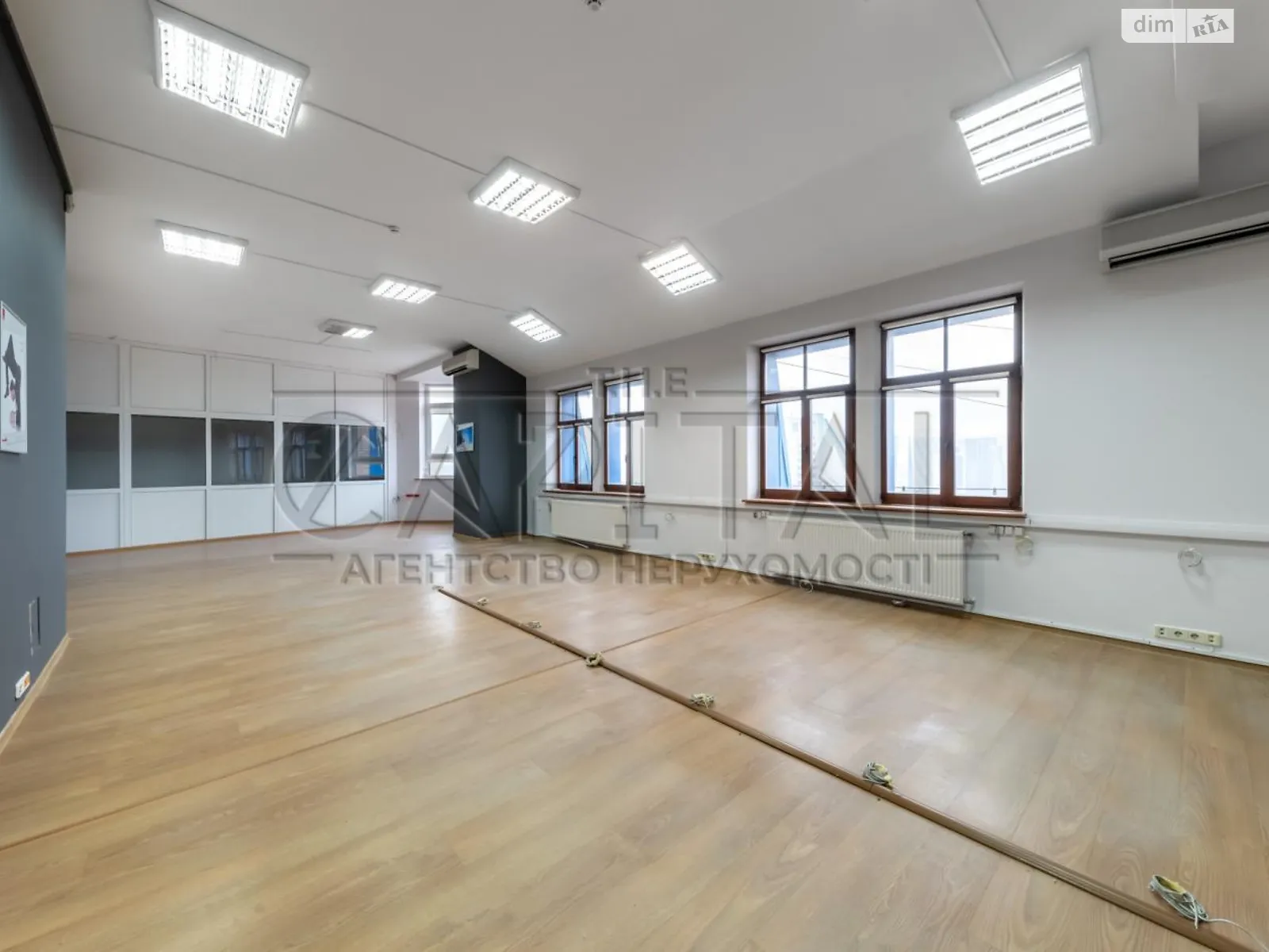 Здається в оренду офіс 284 кв. м в бізнес-центрі, цена: 1750 $ - фото 1