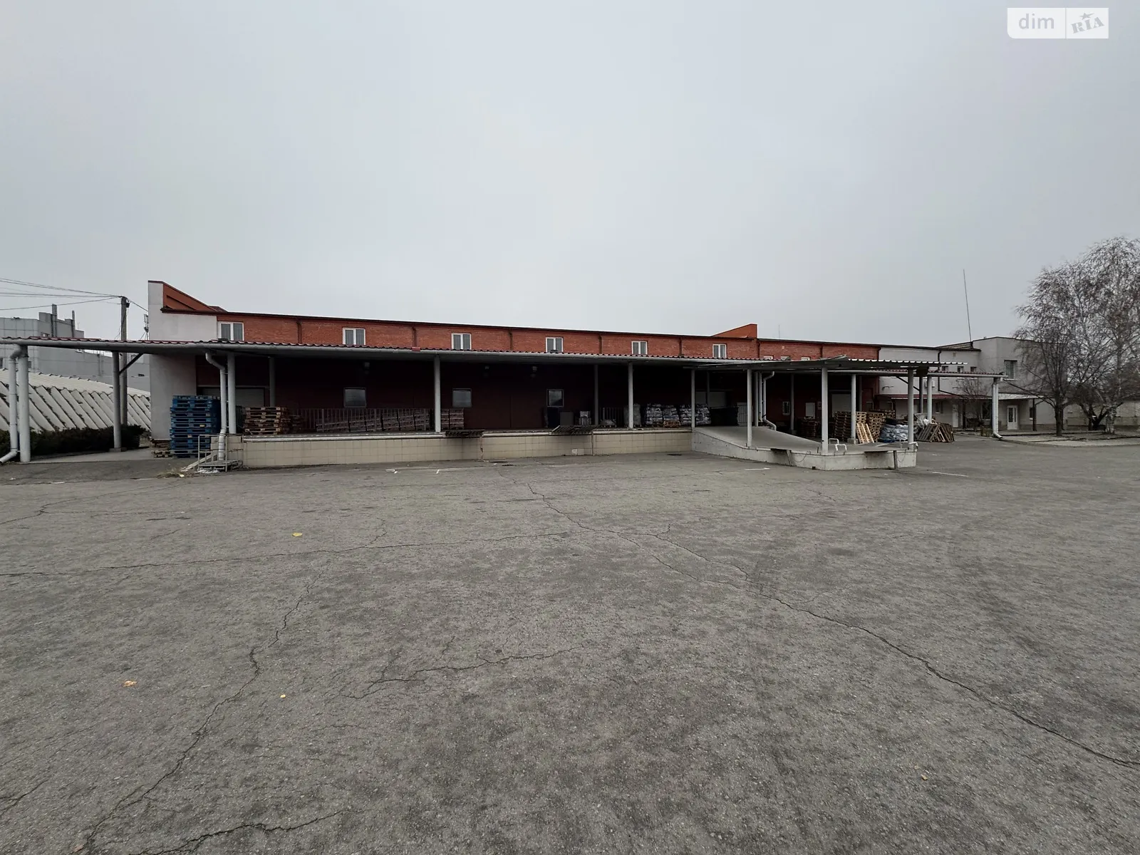 Продается помещения свободного назначения 3600 кв. м в 2-этажном здании, цена: 1300000 $ - фото 1