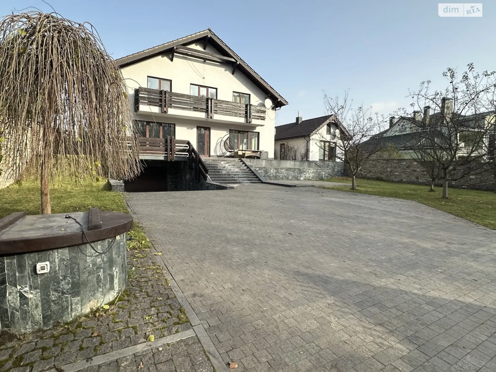 Продается дом на 3 этажа 385 кв. м с мансардой, цена: 550000 $ - фото 1