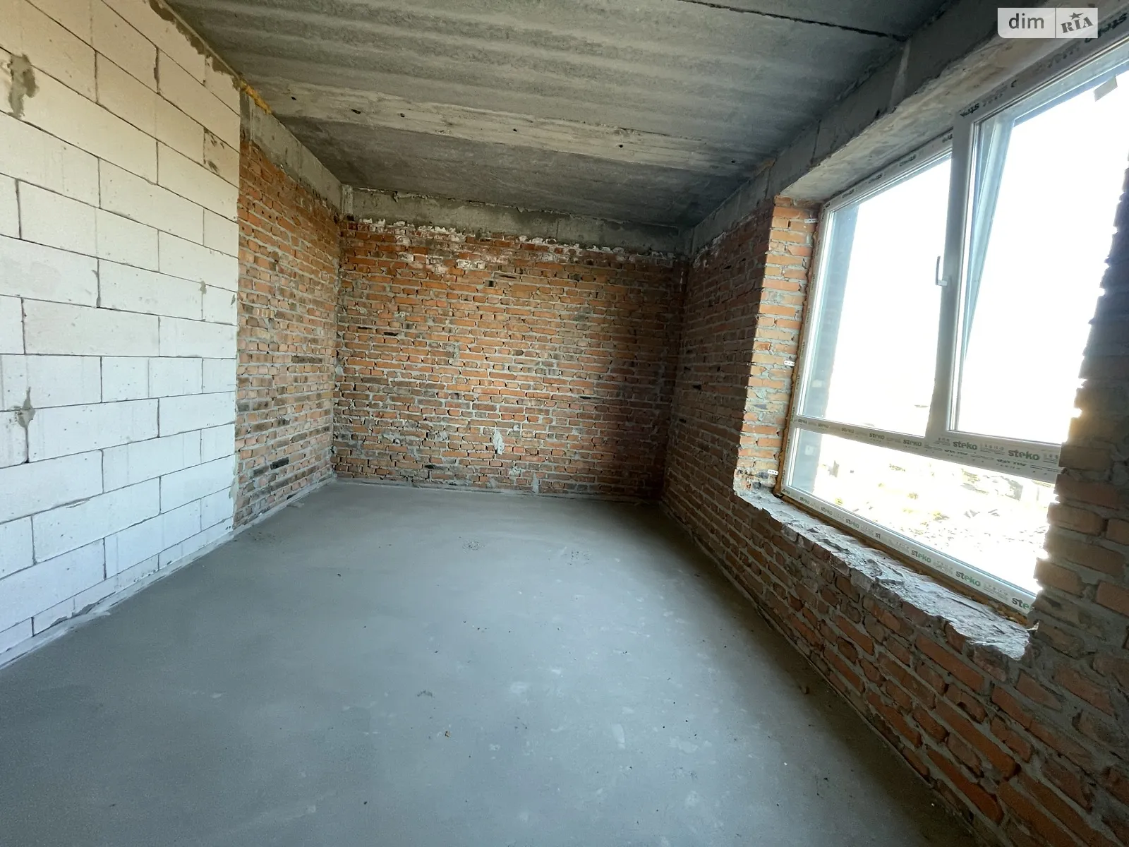 Продается 2-комнатная квартира 58 кв. м в Гостомеле, ул. Мирная - фото 1