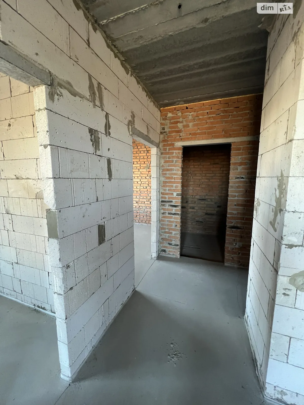 Продается 2-комнатная квартира 56 кв. м в Гостомеле, ул. Мирная, 3Б - фото 1