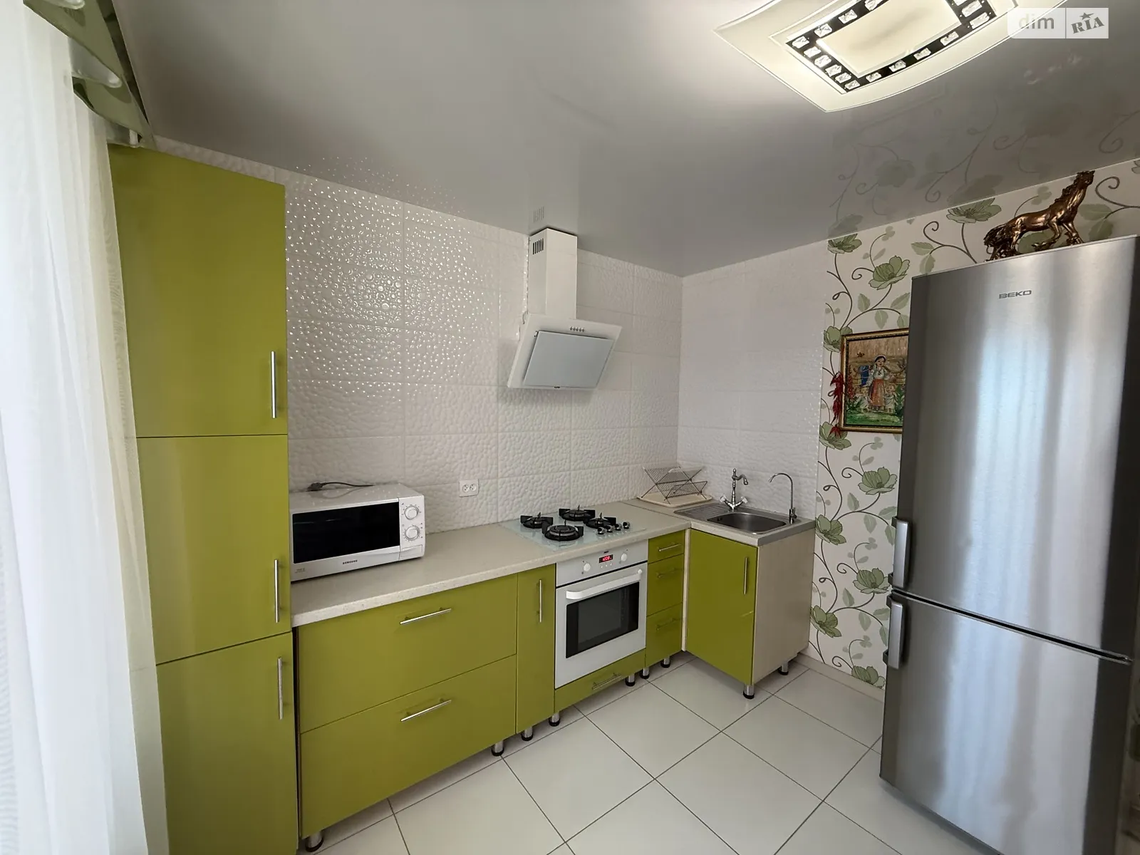 Здається в оренду 1-кімнатна квартира 45 кв. м у Хмельницькому, вул. Кармелюка, 5/3 - фото 1