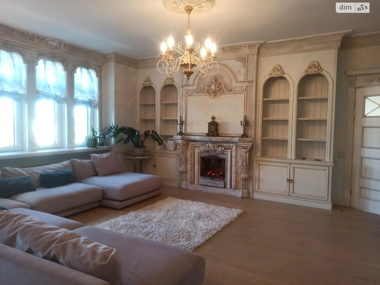 Продается 4-комнатная квартира 211.3 кв. м в Киеве, ул. Олеся Гончара, 35 - фото 1