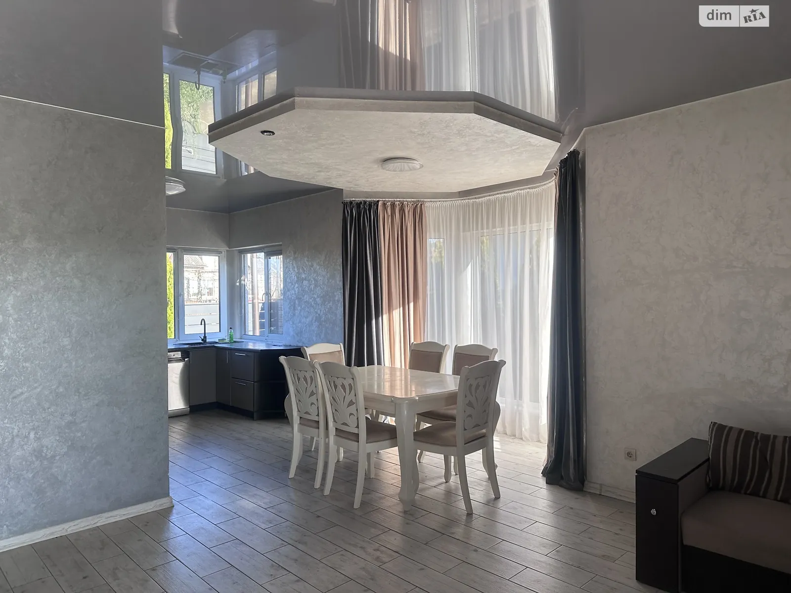 Продается дом на 2 этажа 141.5 кв. м с бассейном, цена: 163000 $ - фото 1