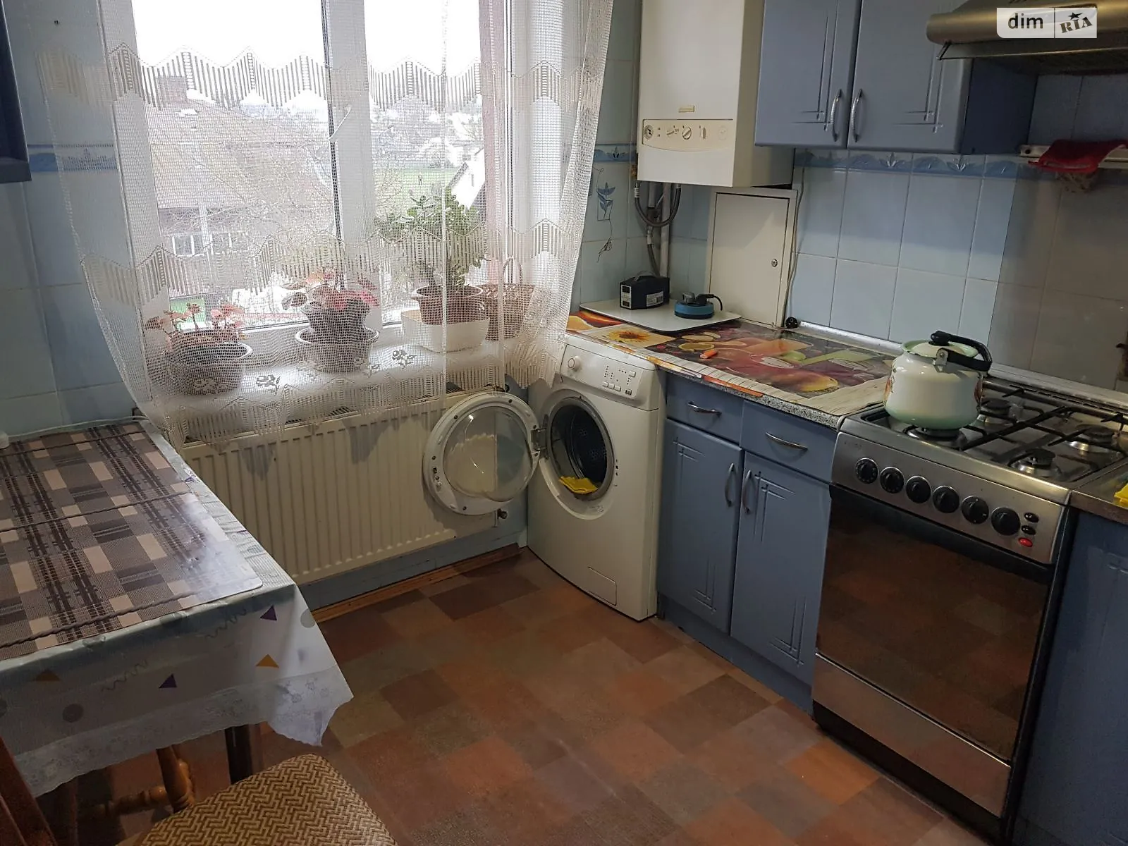 Продается 3-комнатная квартира 60.9 кв. м в Каменке-Бугской, ул. Богуна Ивана - фото 1